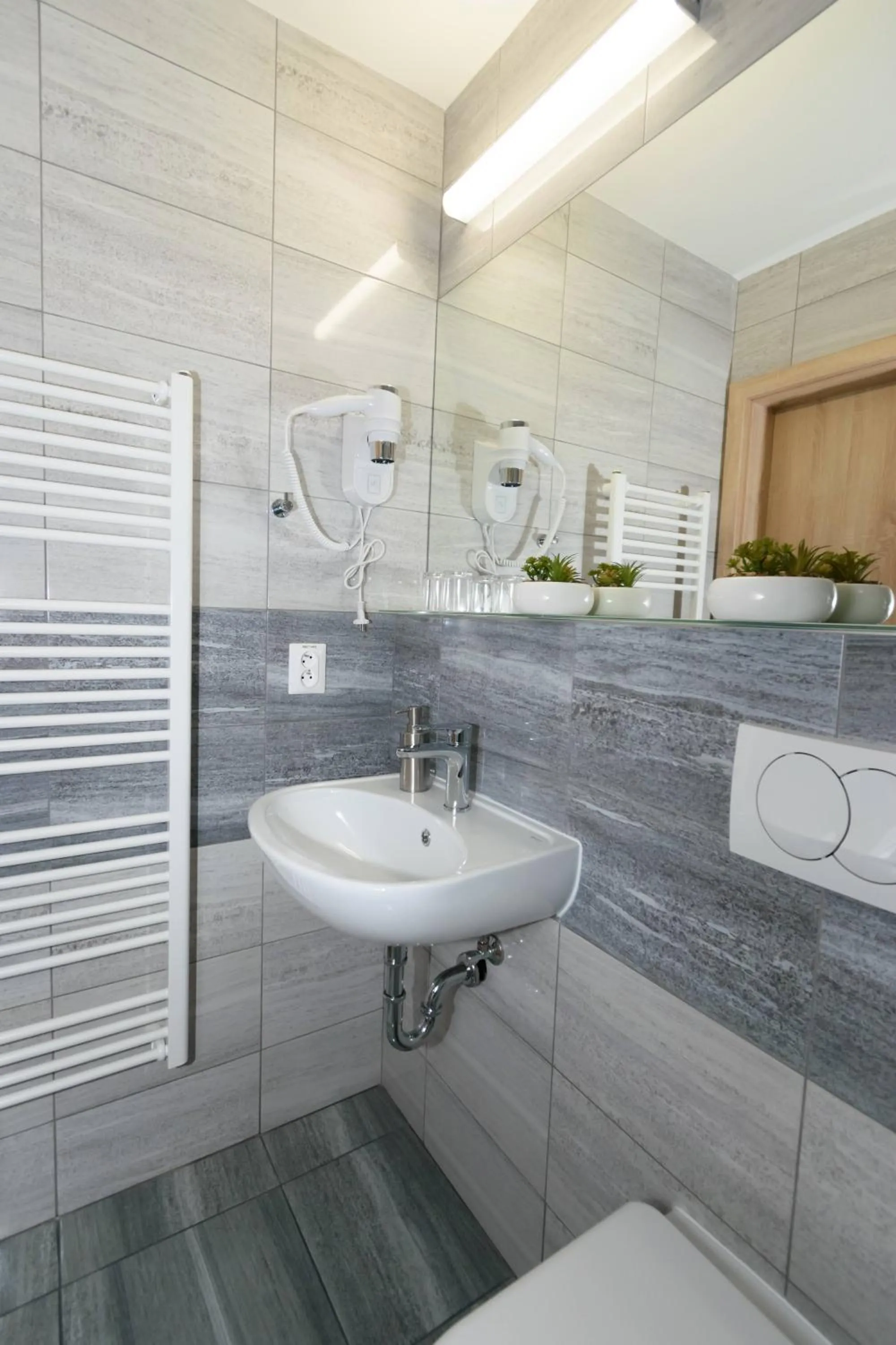 Bathroom in Solid Gold Garni Hotel