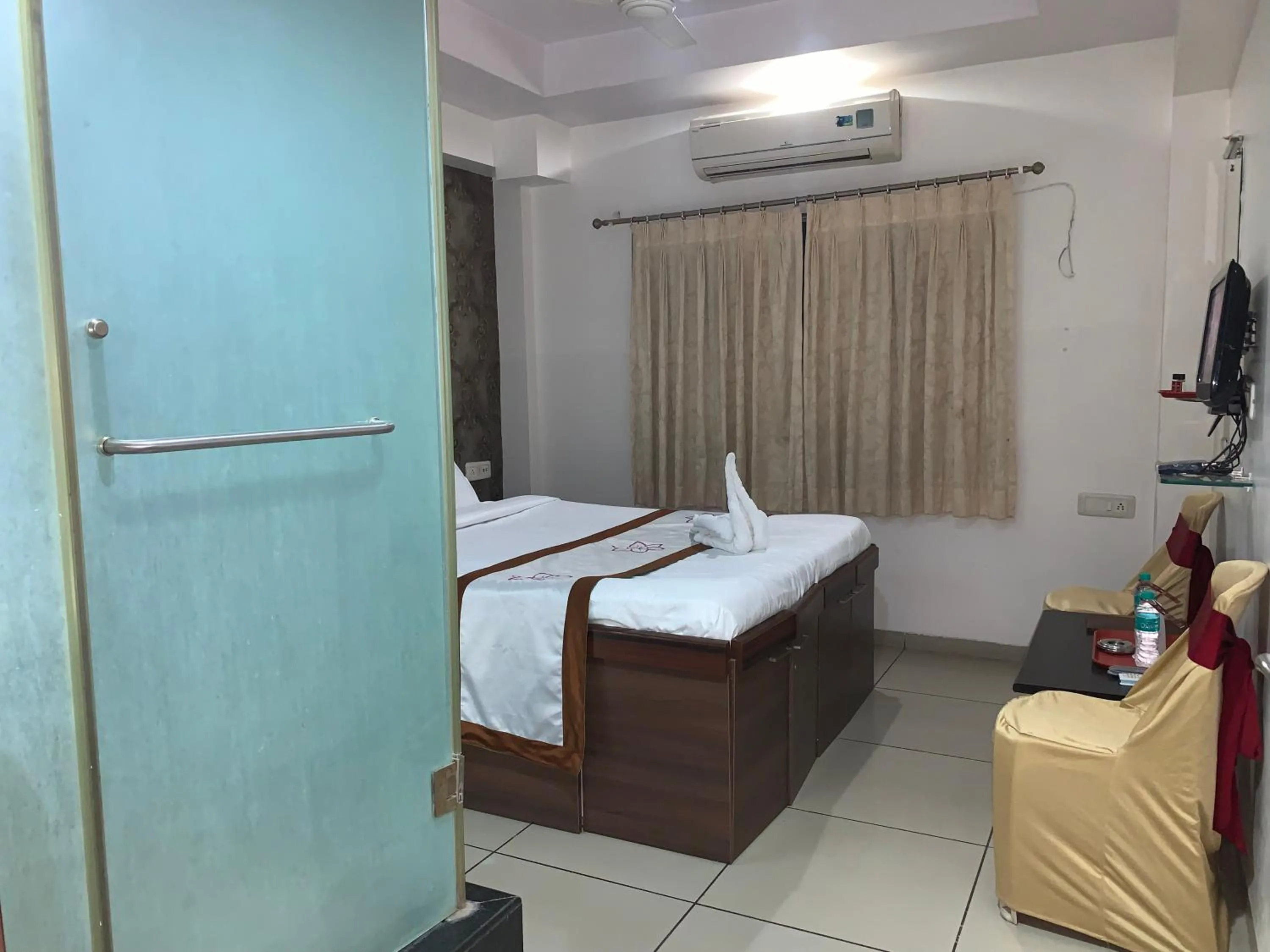 Bed in Hotel JK Lions - Koradi, Nagpur