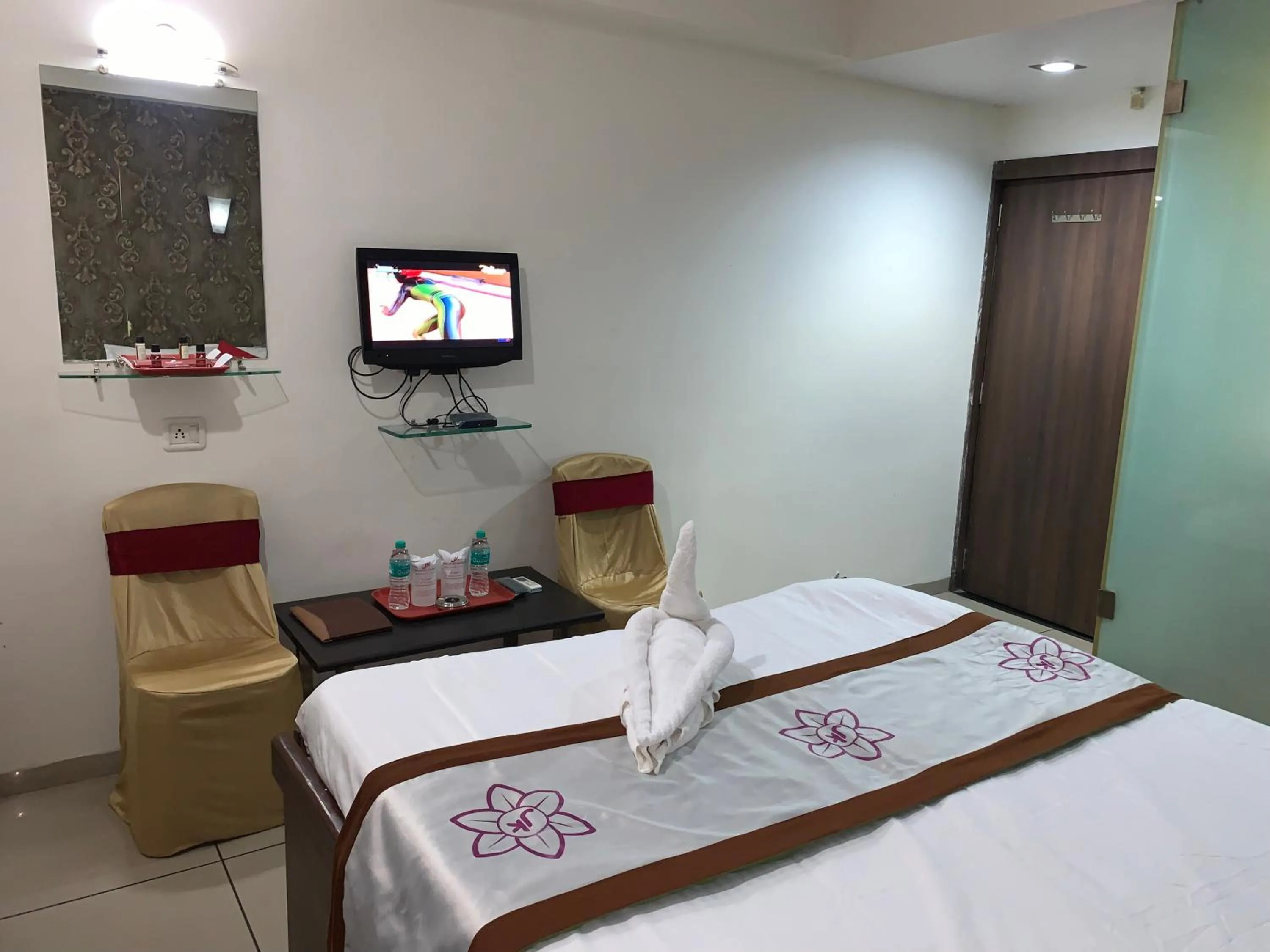 Bed in Hotel JK Lions - Koradi, Nagpur