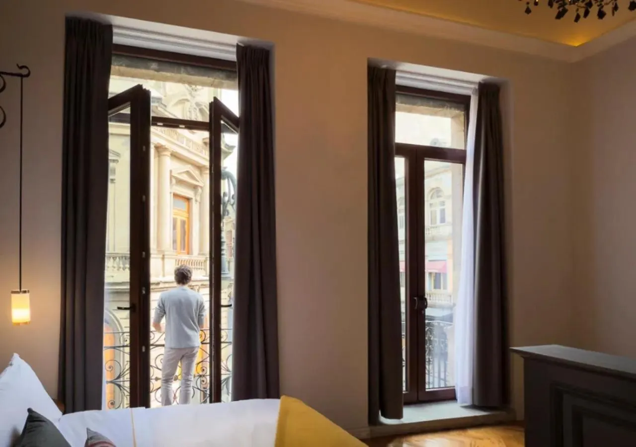 Balcony/Terrace, Bed in Hotel Bellas Artes