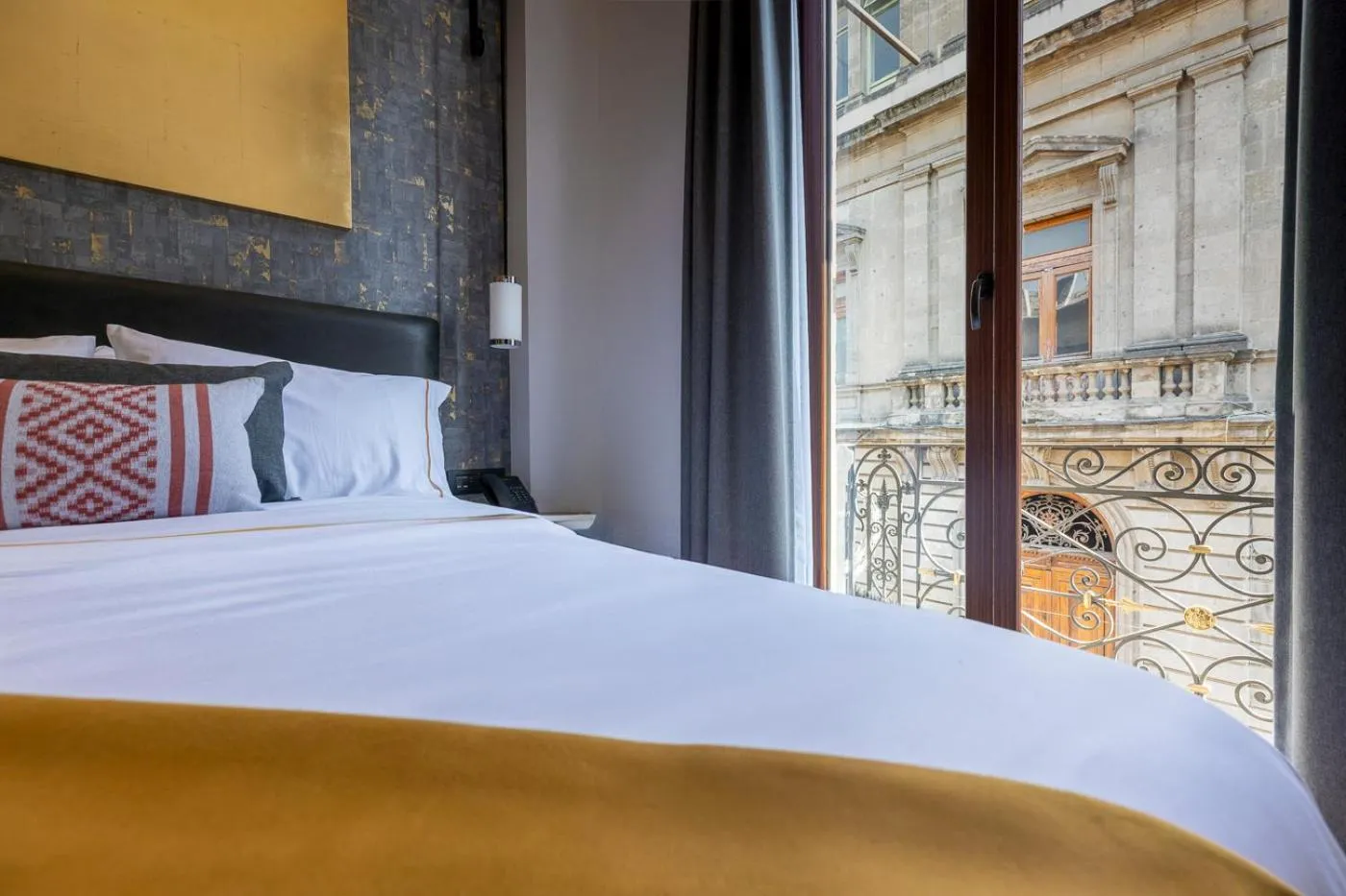 Bed in Hotel Bellas Artes