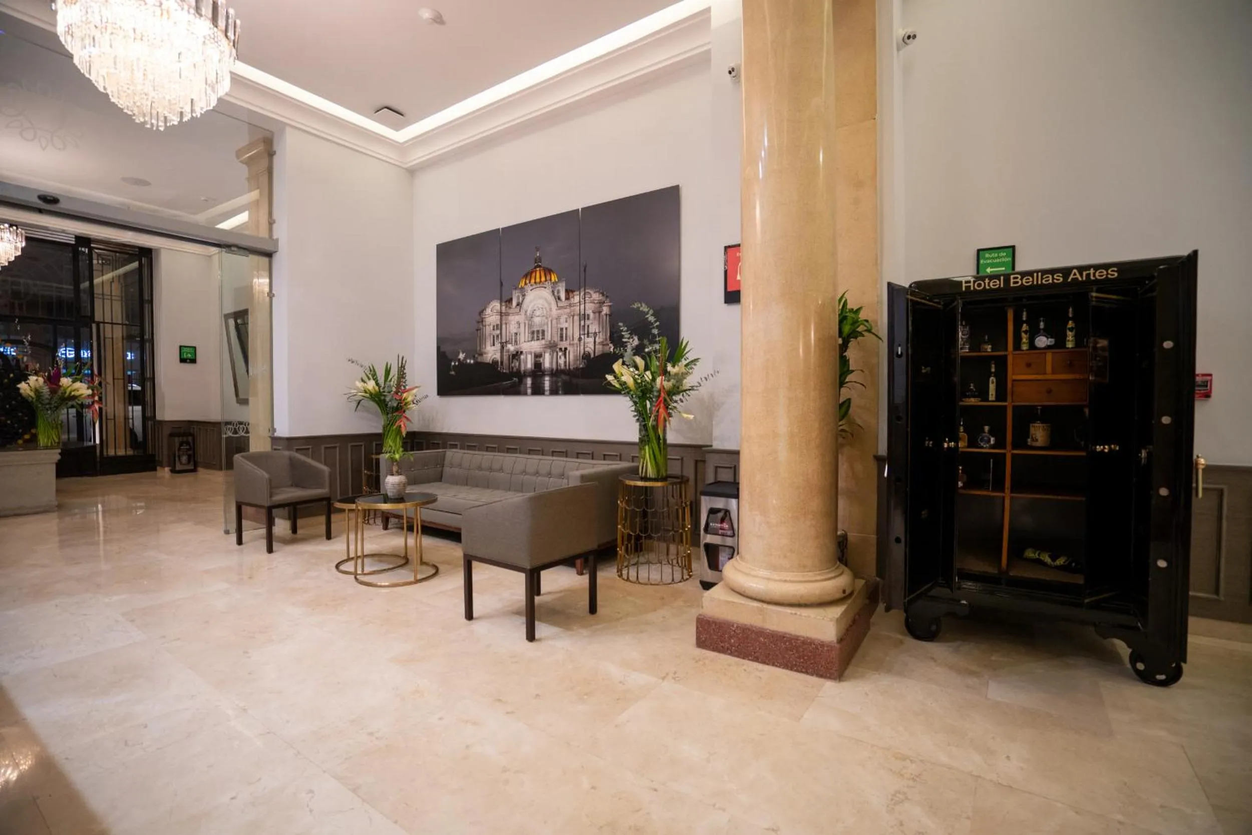 Lobby or reception in Hotel Bellas Artes