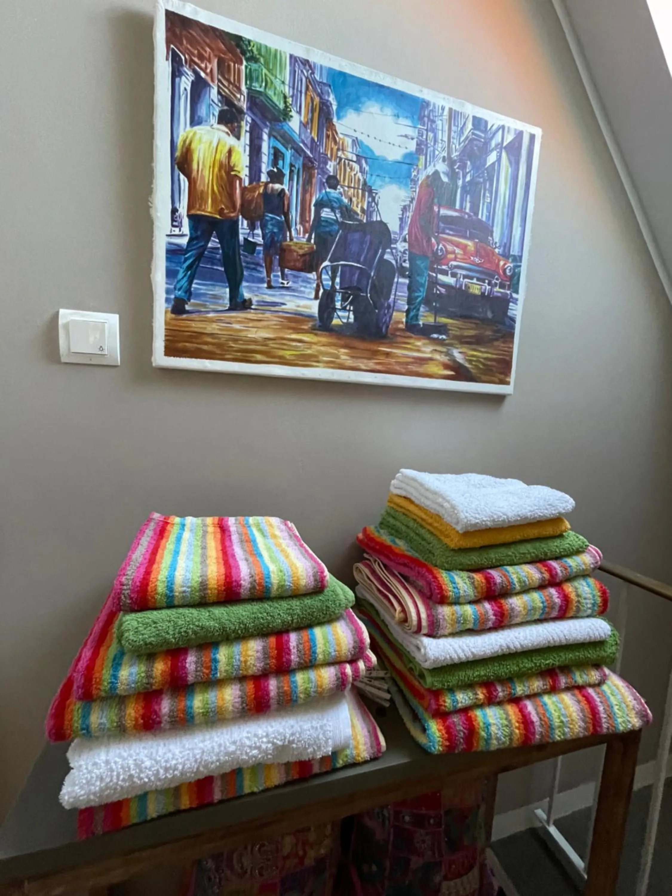 Bed in Große helle Wohnung