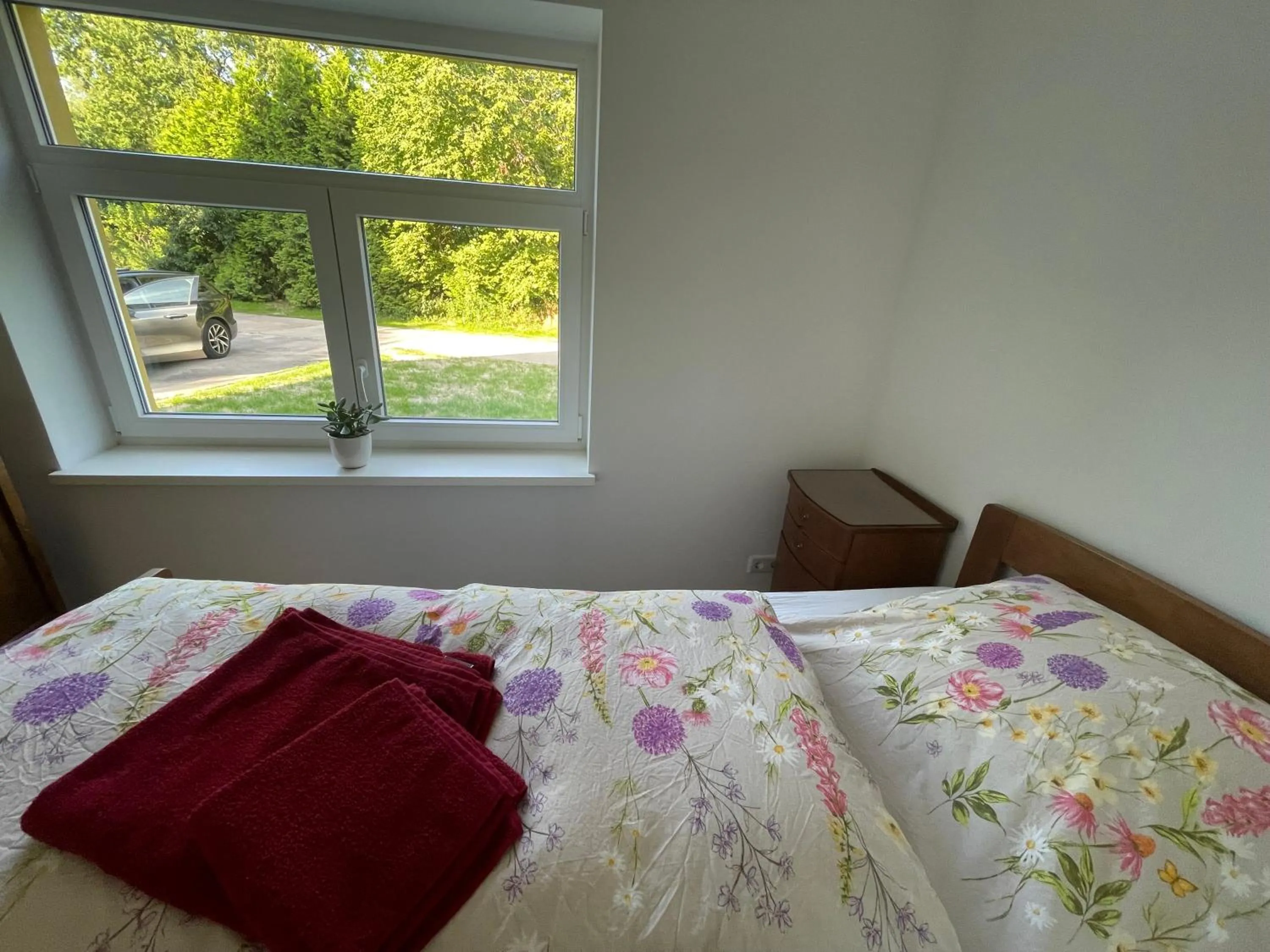 Bed in Große helle Wohnung