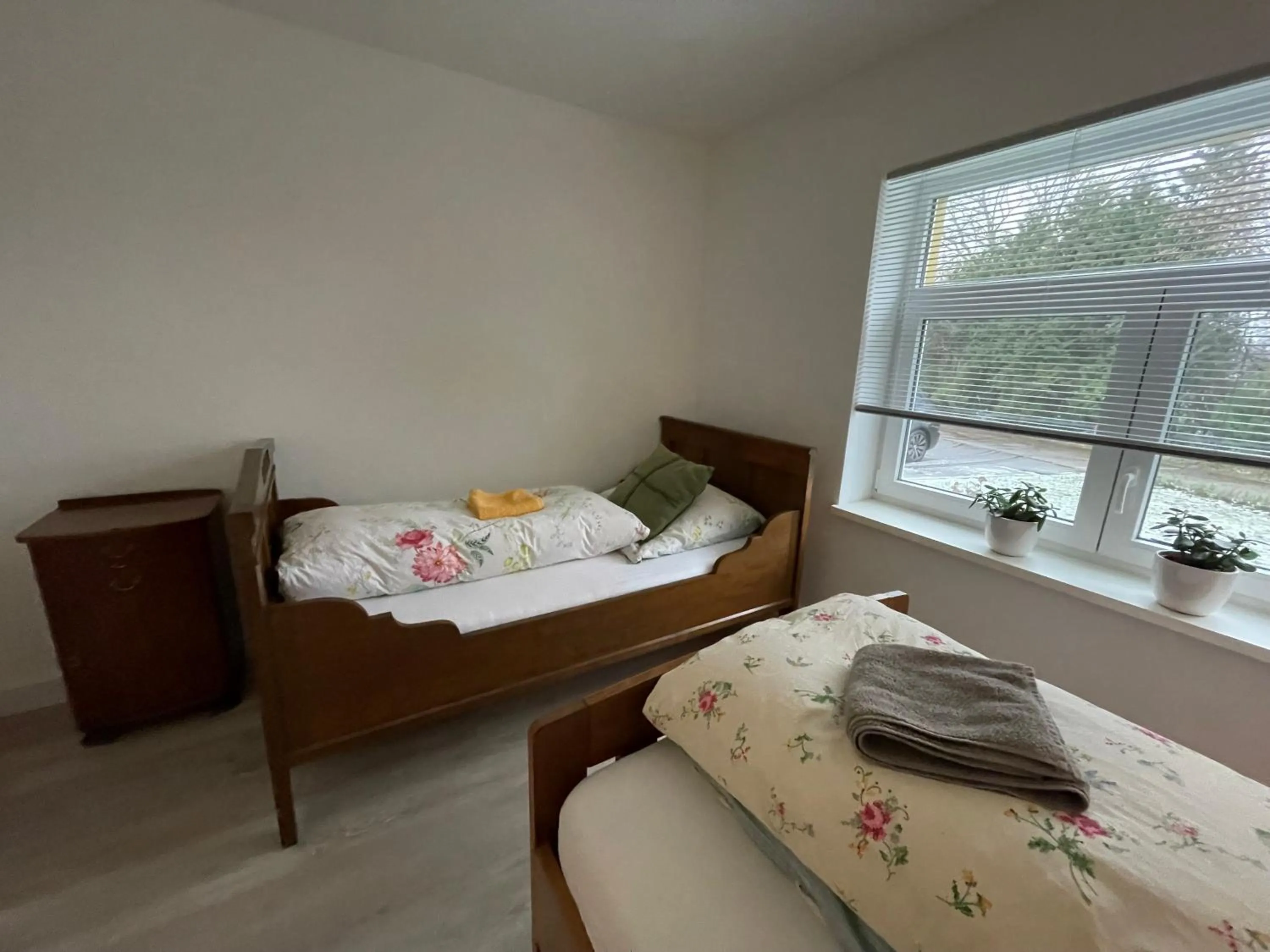 Bed in Große helle Wohnung