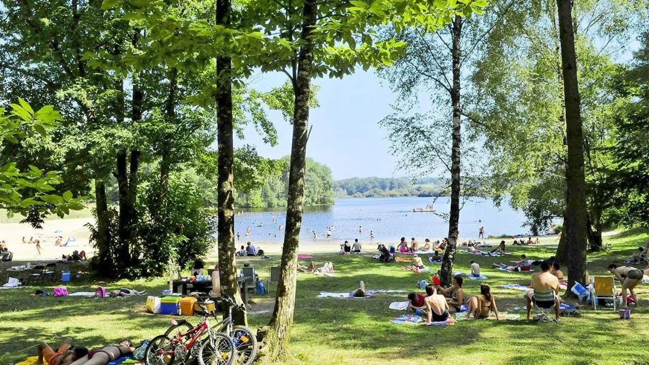 People in B&B Le Saut de la Bergère