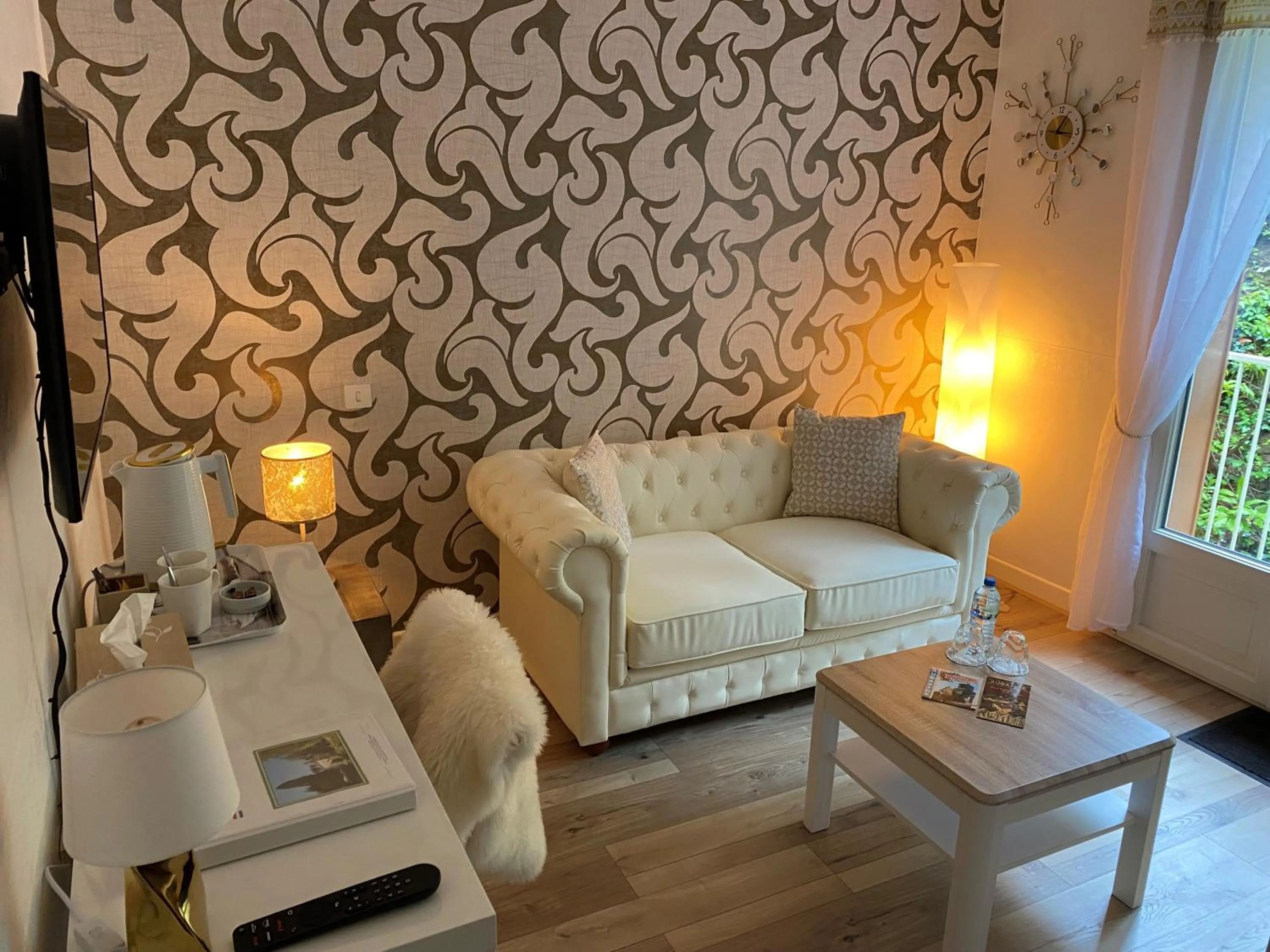 Coffee/tea facilities in B&B Le Saut de la Bergère