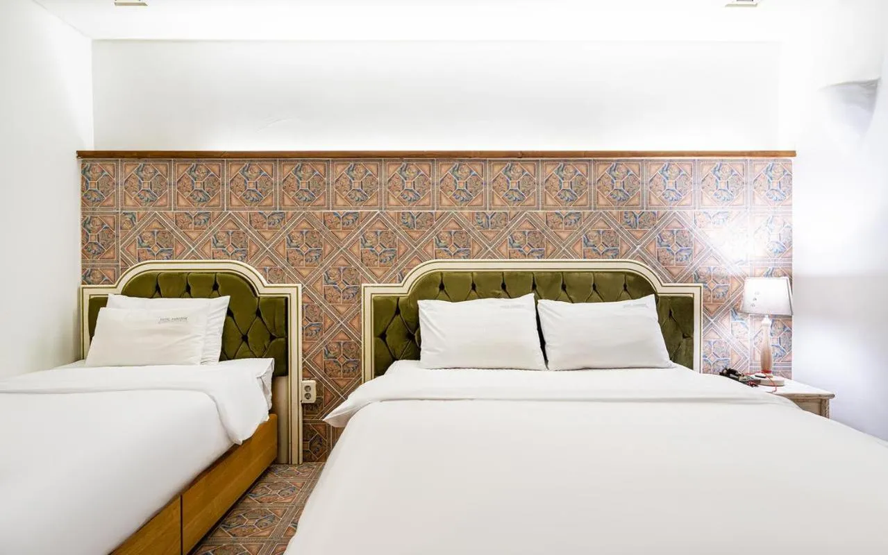 Bed in Asan Paradise