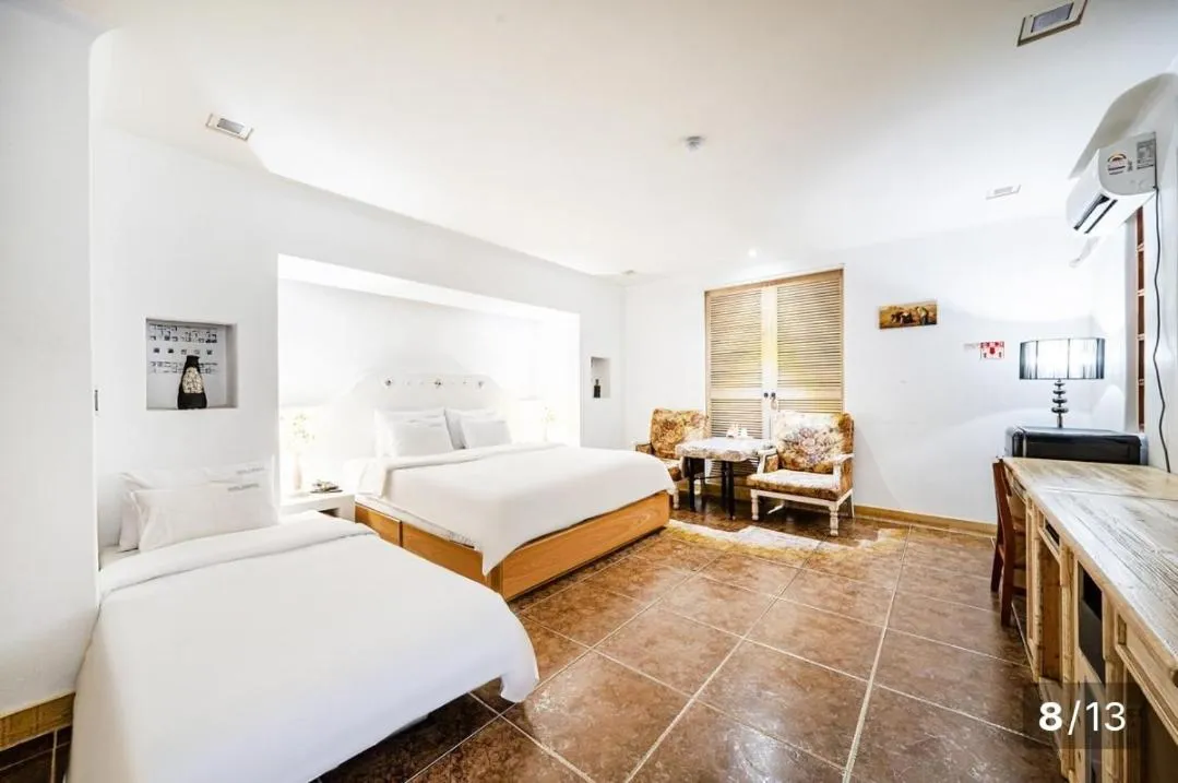 Bed in Asan Paradise