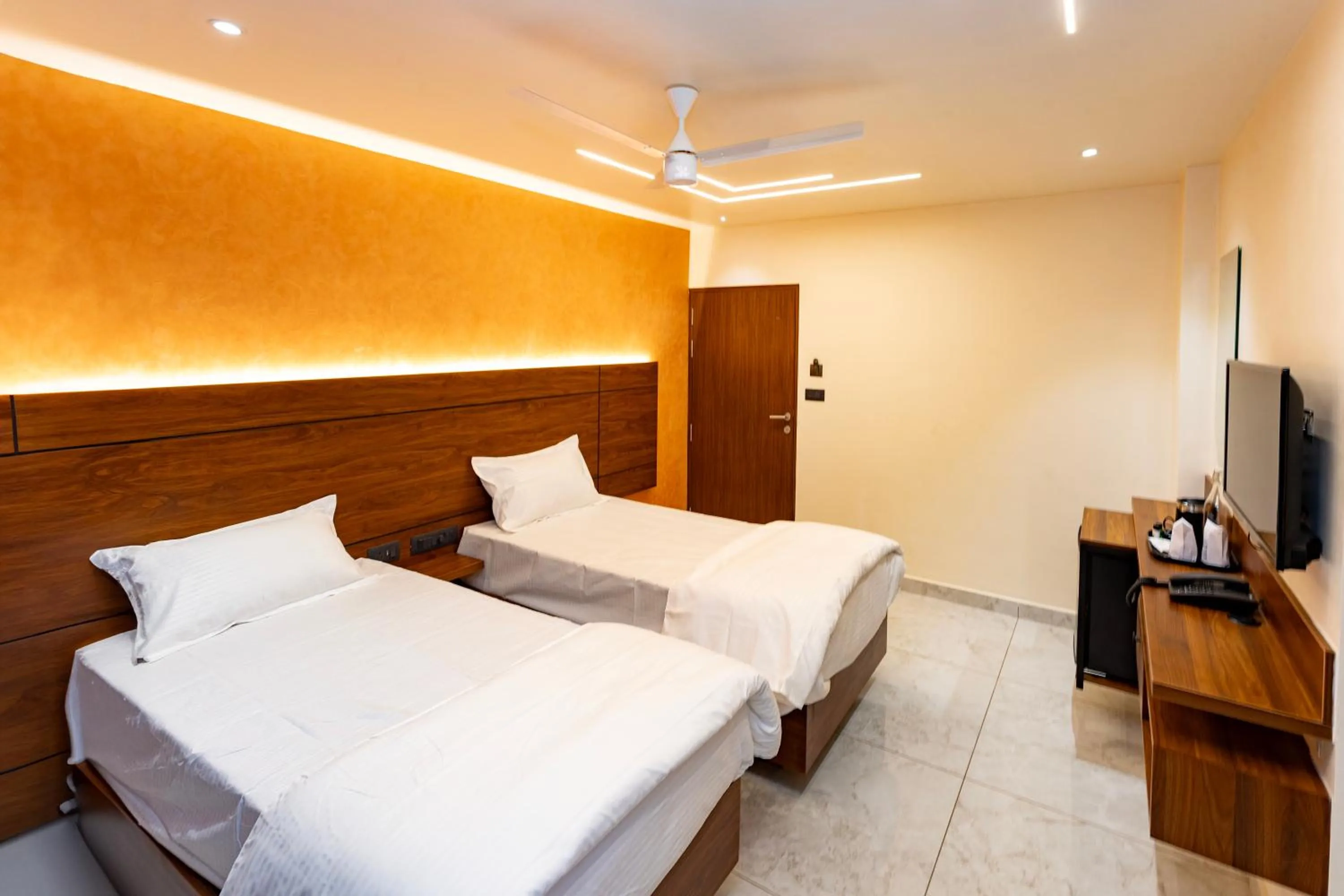 Deluxe Double or Twin Room - single occupancy in Uphills boutique hotel