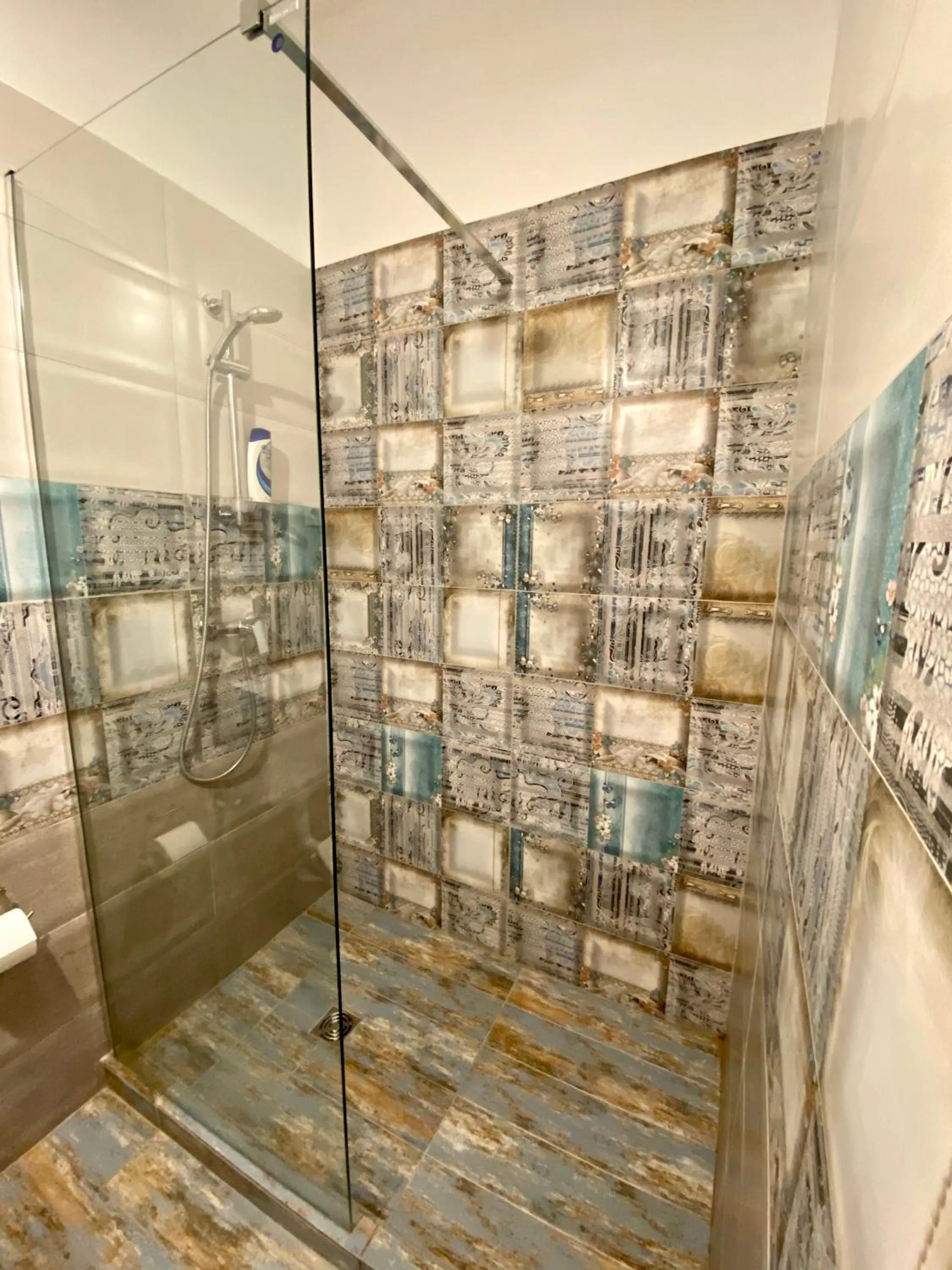 Bathroom in Casa Balcescu