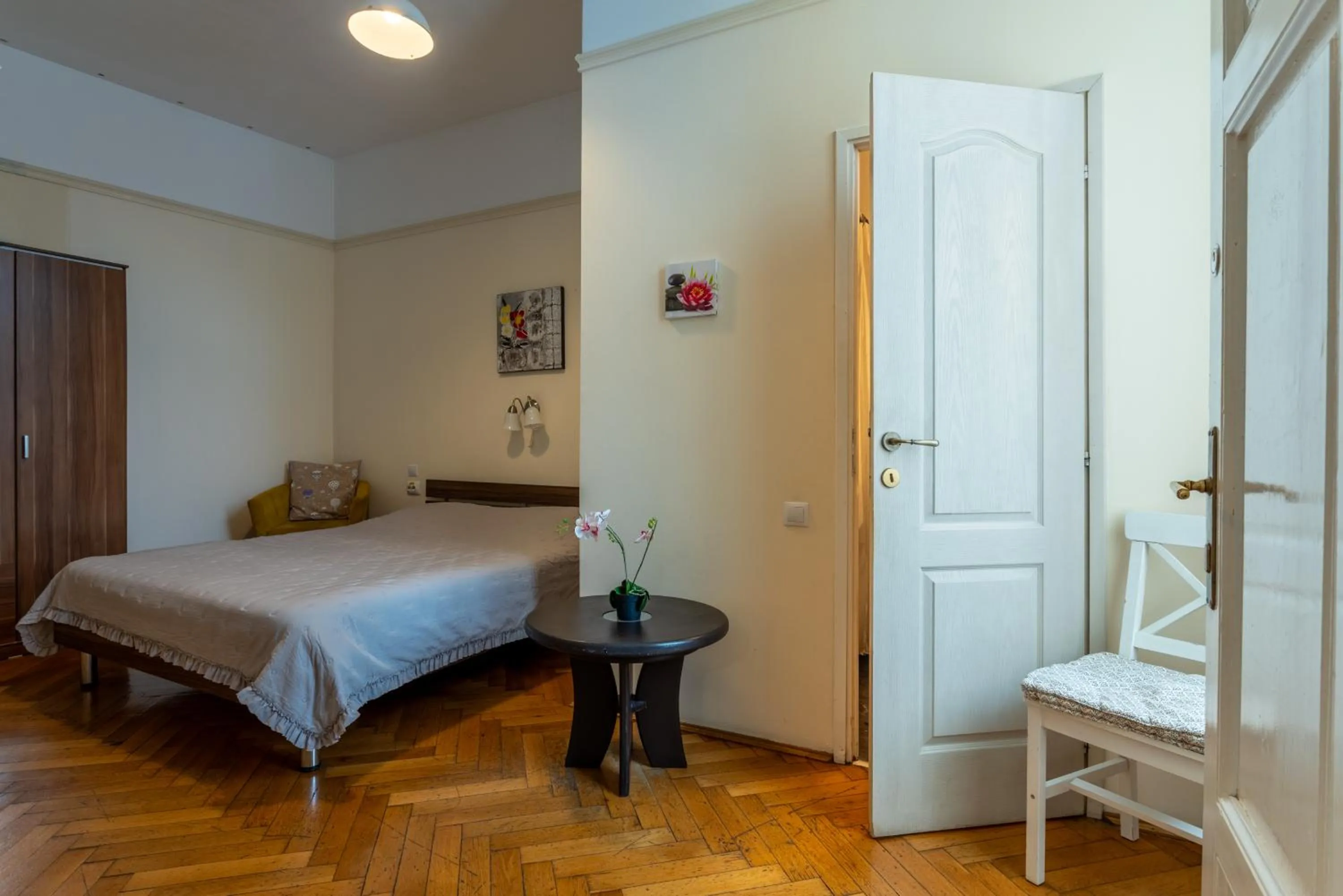 Photo of the whole room, Bed in Casa Balcescu