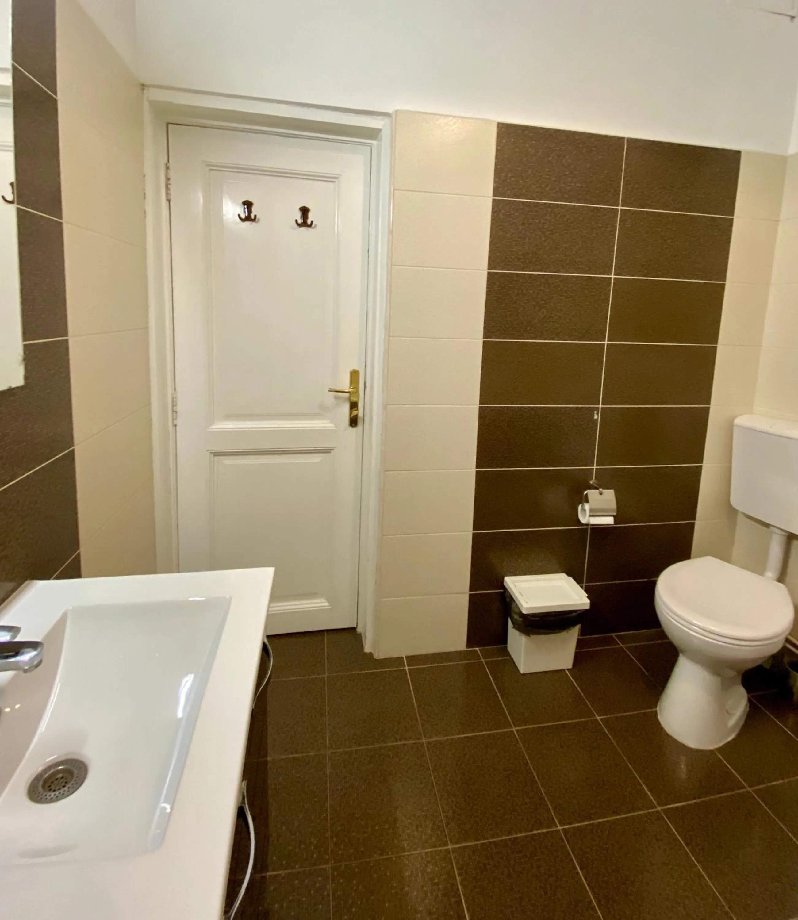 Bathroom in Casa Balcescu