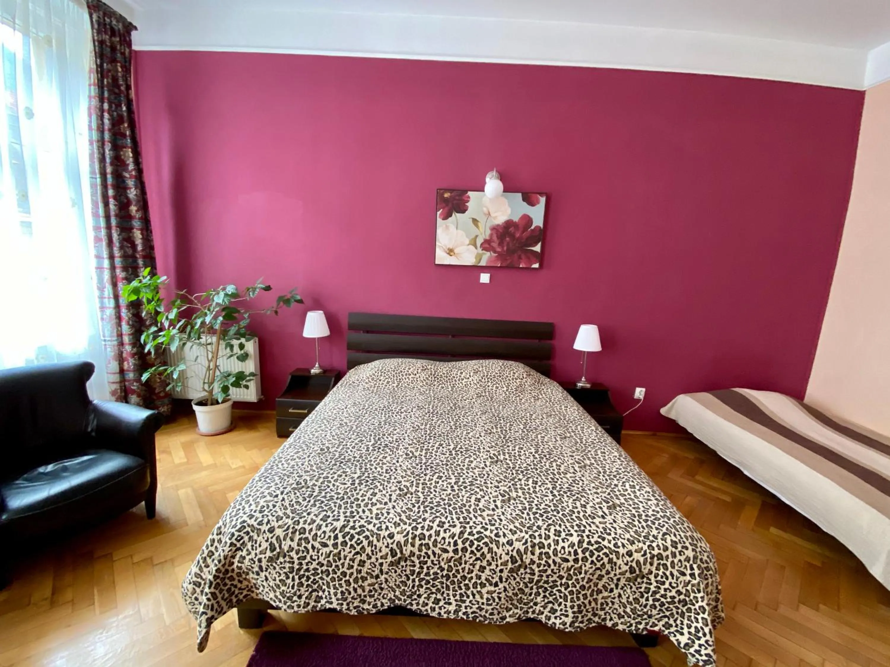 Decorative detail, Bed in Casa Balcescu