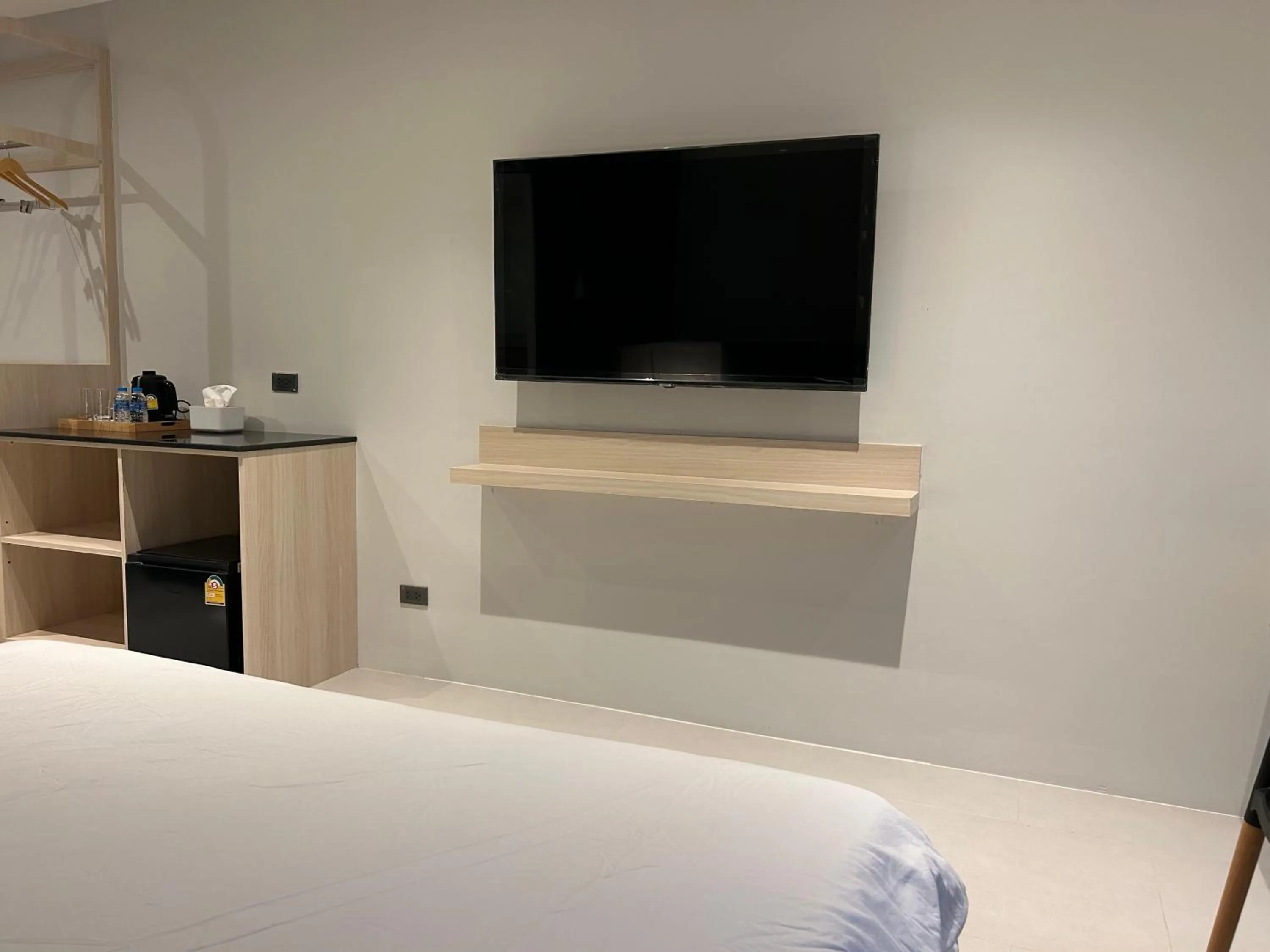 TV and multimedia, Bed in The Way Hotel Ban Pong