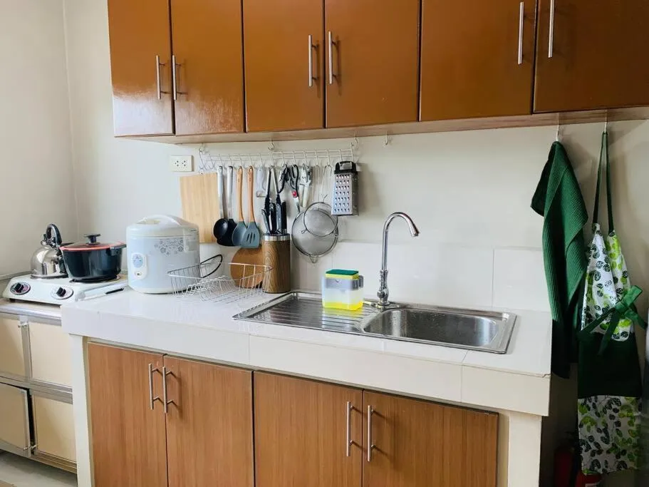 *Accessible 2BR condo close to SM Marikina/LRT 2*