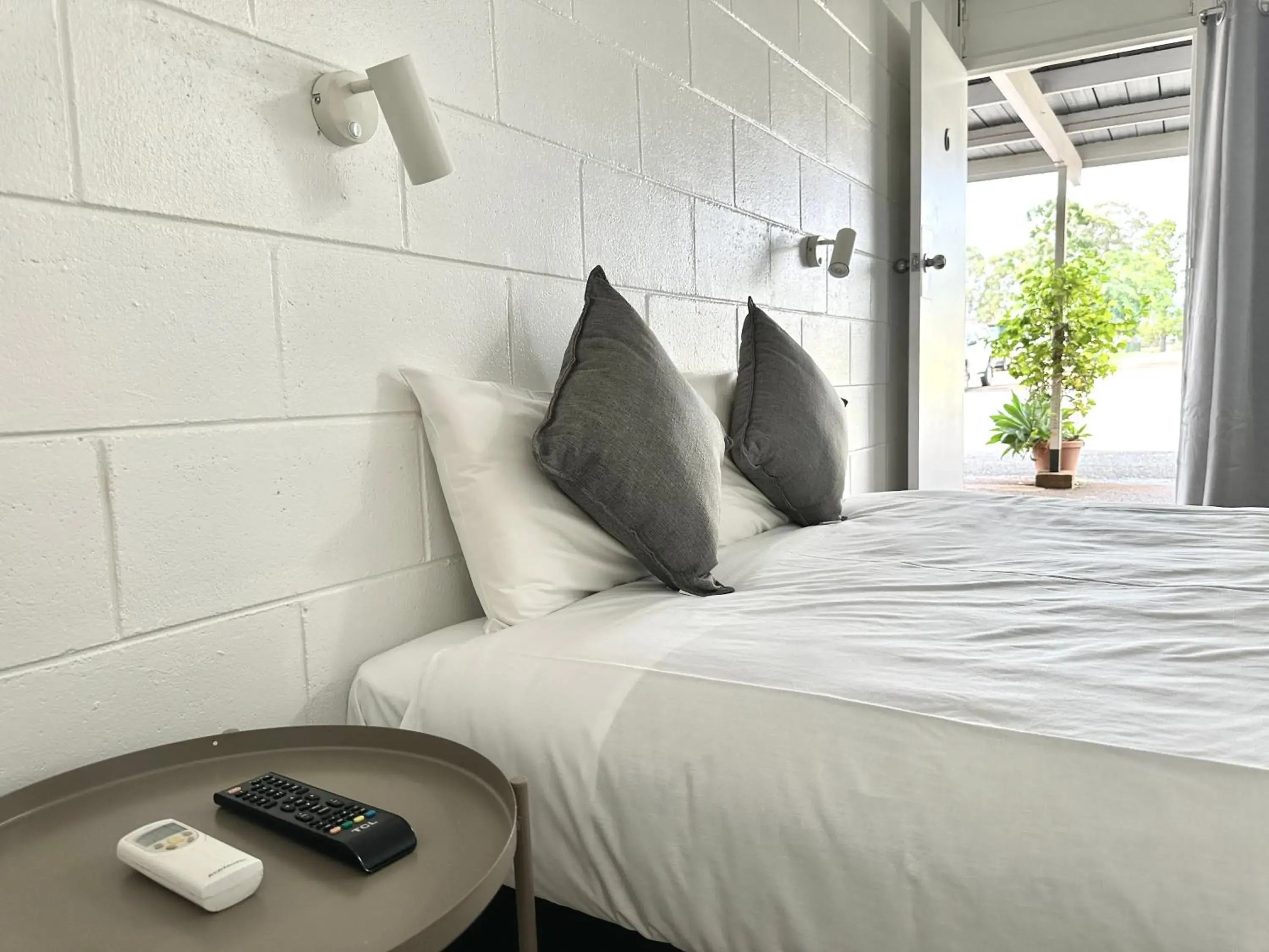 Double Room with Private Bathroom - single occupancy in Sawmill Hotel Motel Double Room with Private Bathroom - single occupancy in Sawmill Hotel Motel