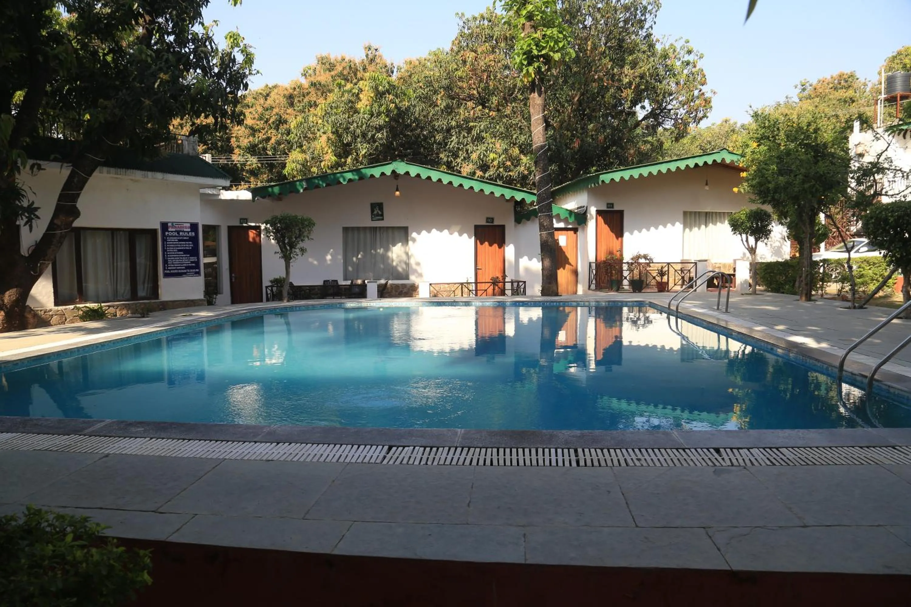 Swimming pool in Corbett Paradiso Resort Dikhuli