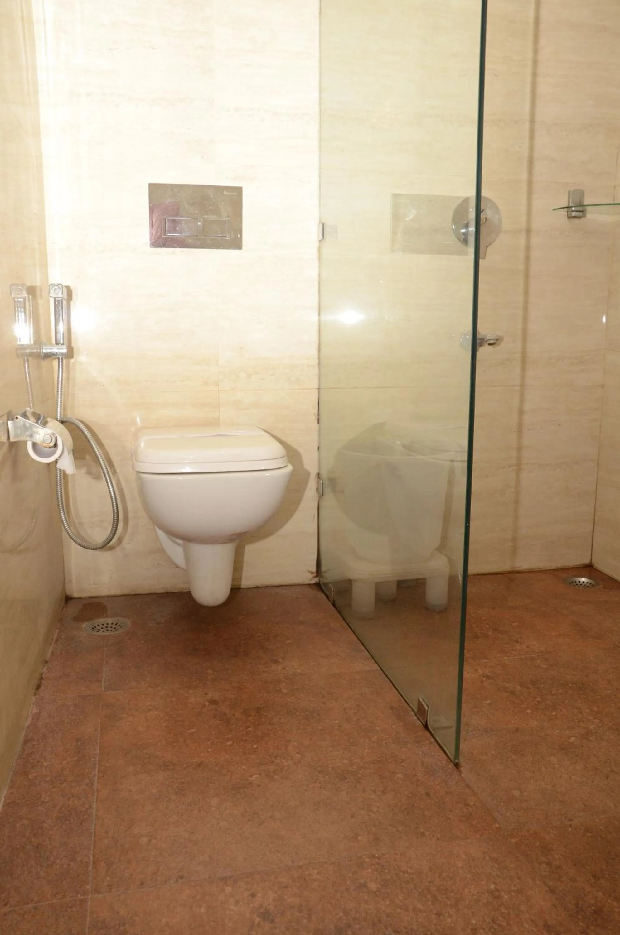 Toilet in Corbett Paradiso Resort Dikhuli