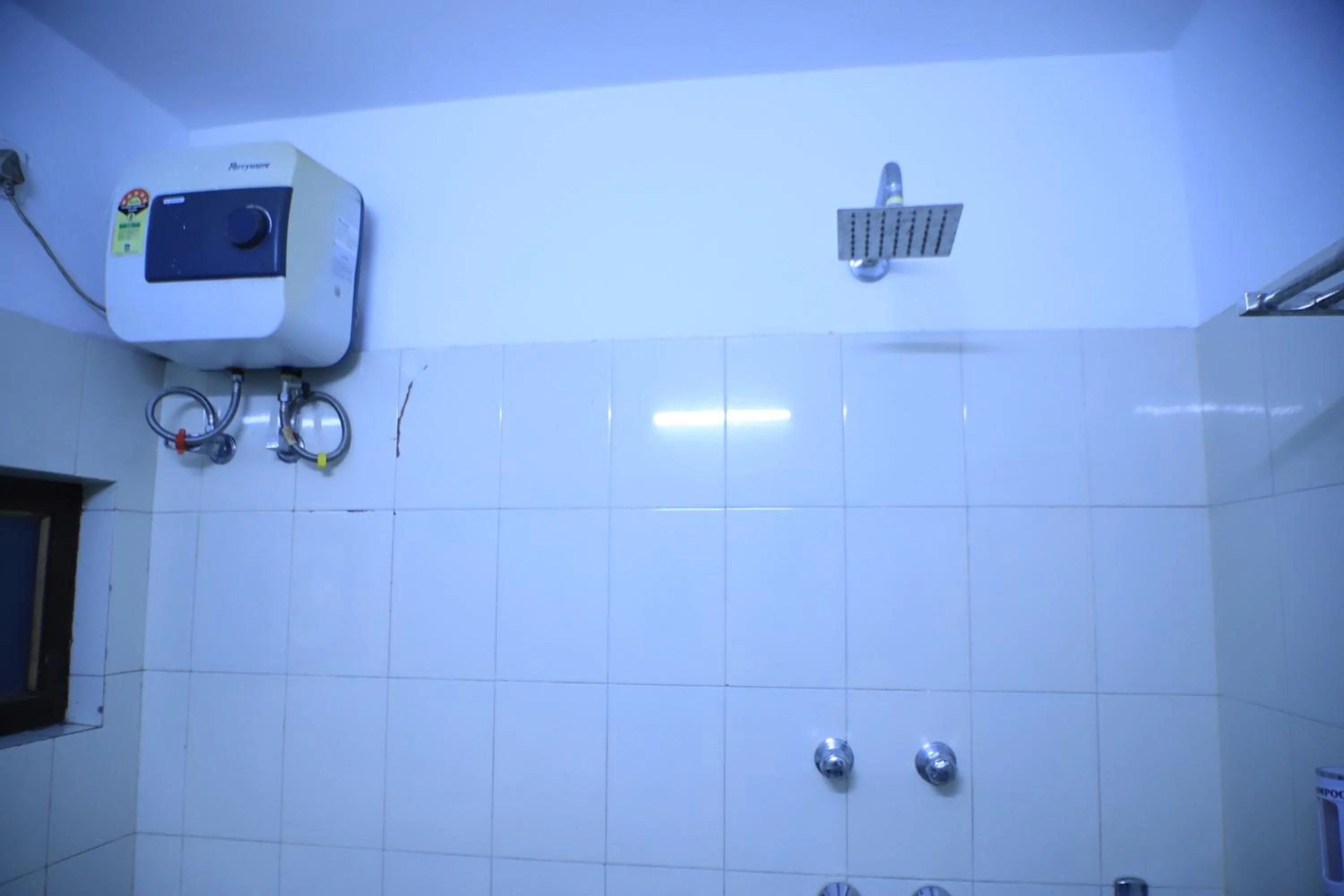 Bathroom in Corbett Paradiso Resort Dikhuli