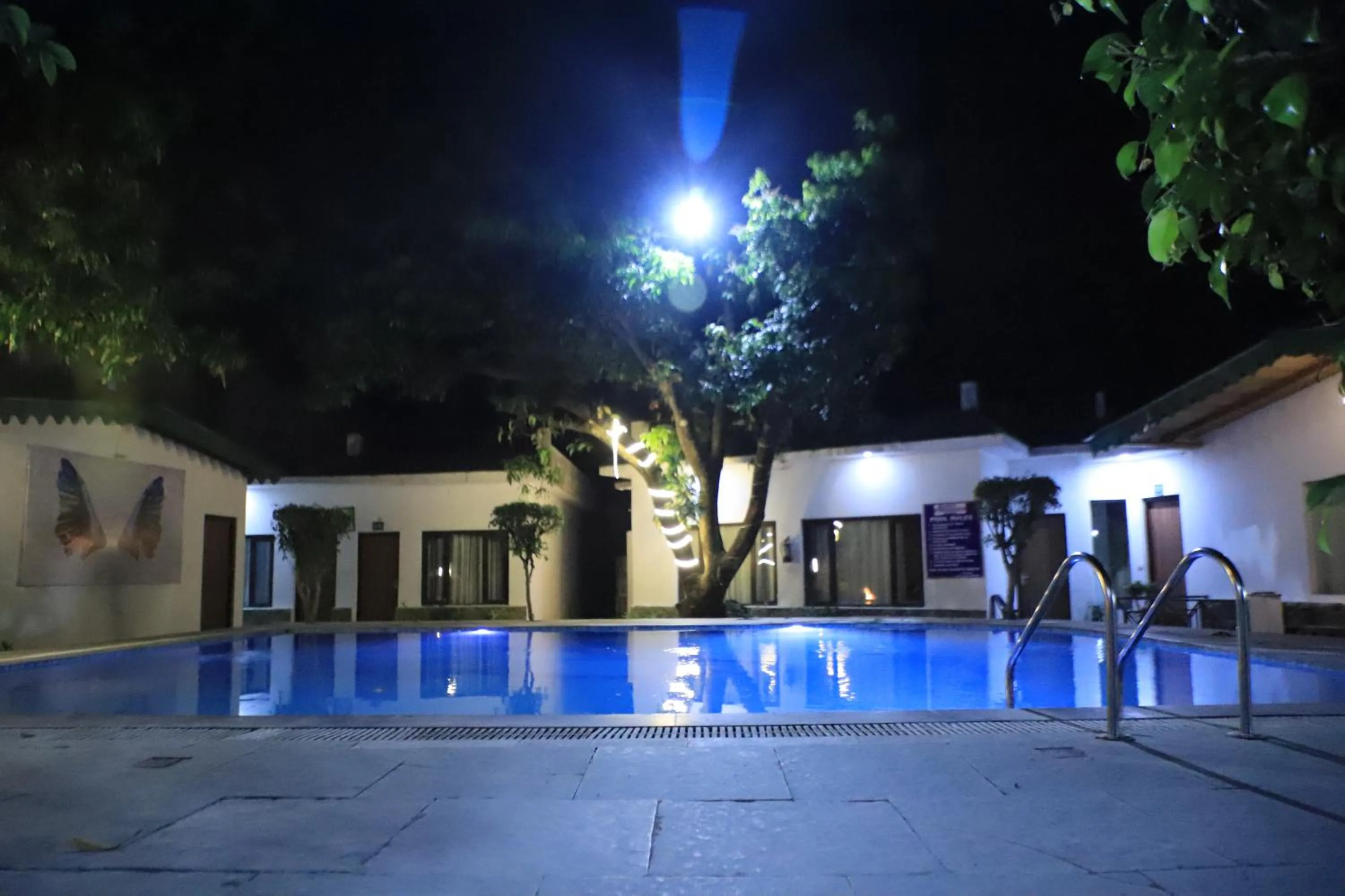 Night in Corbett Paradiso Resort Dikhuli