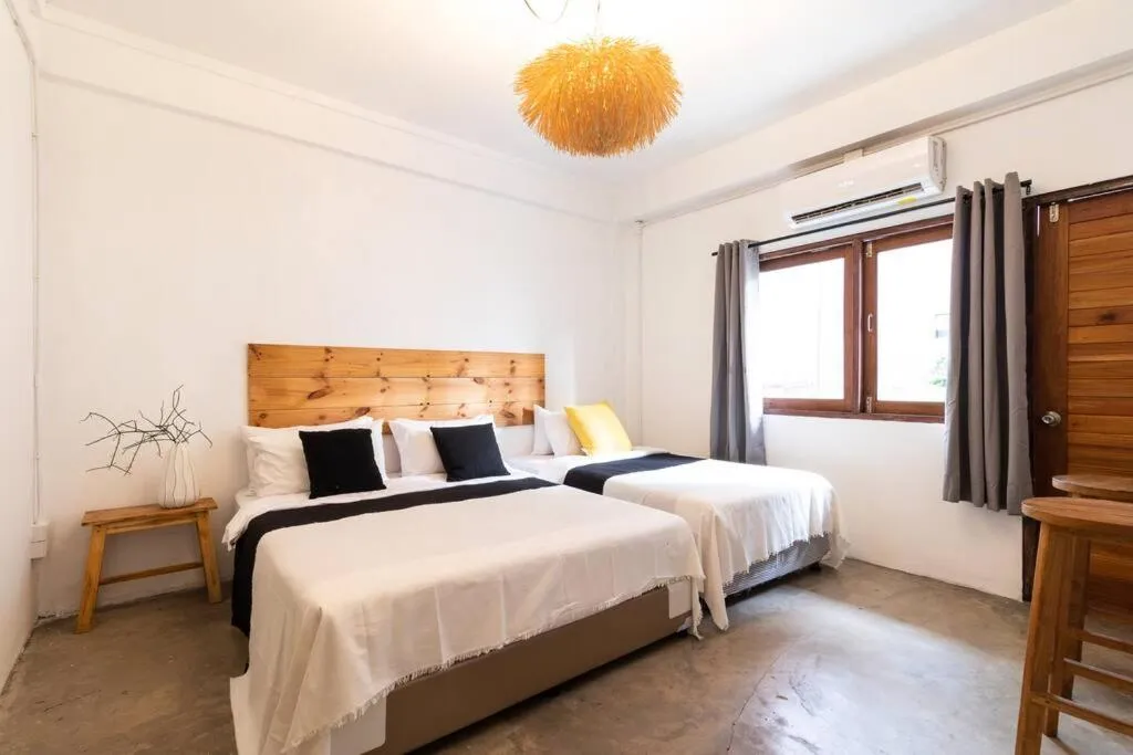 Bed in Near One Nimman 4Bedrooms TownHouse