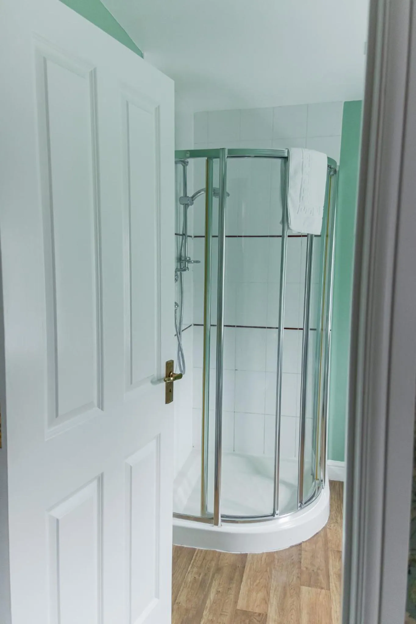 Shower in Northover Manor Hotel