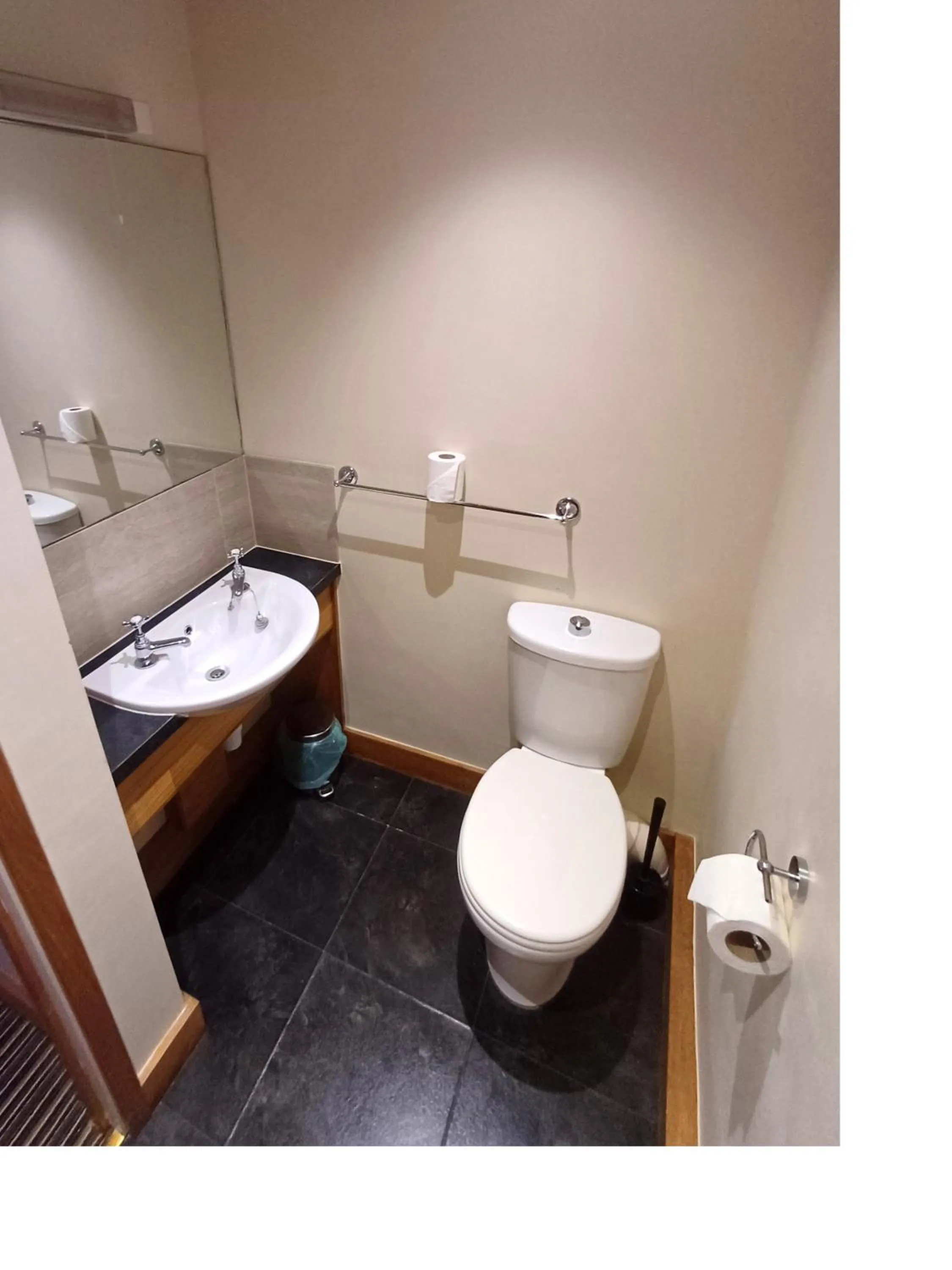 Bathroom in Northover Manor Hotel