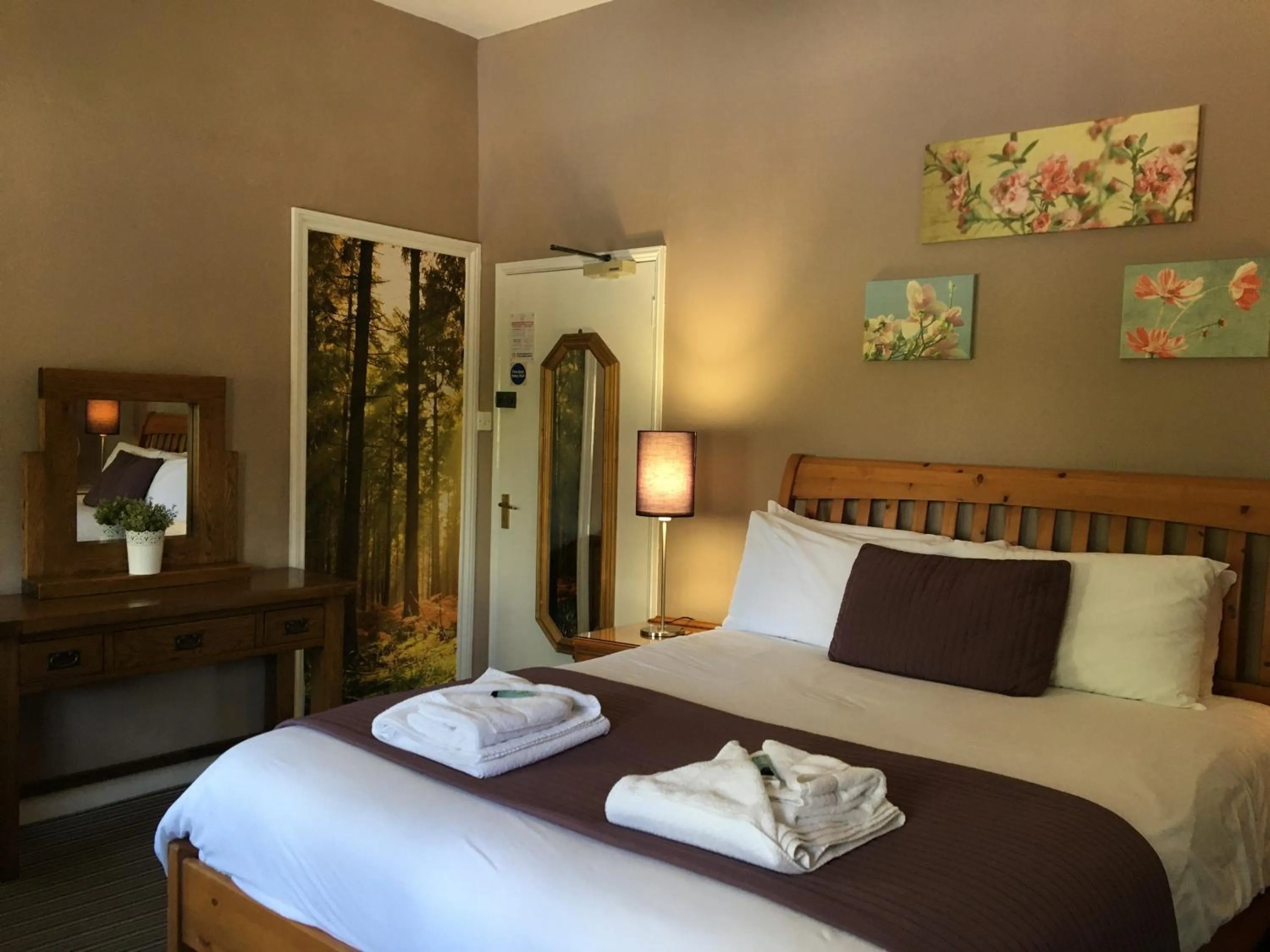 Bedroom, Bed in Northover Manor Hotel