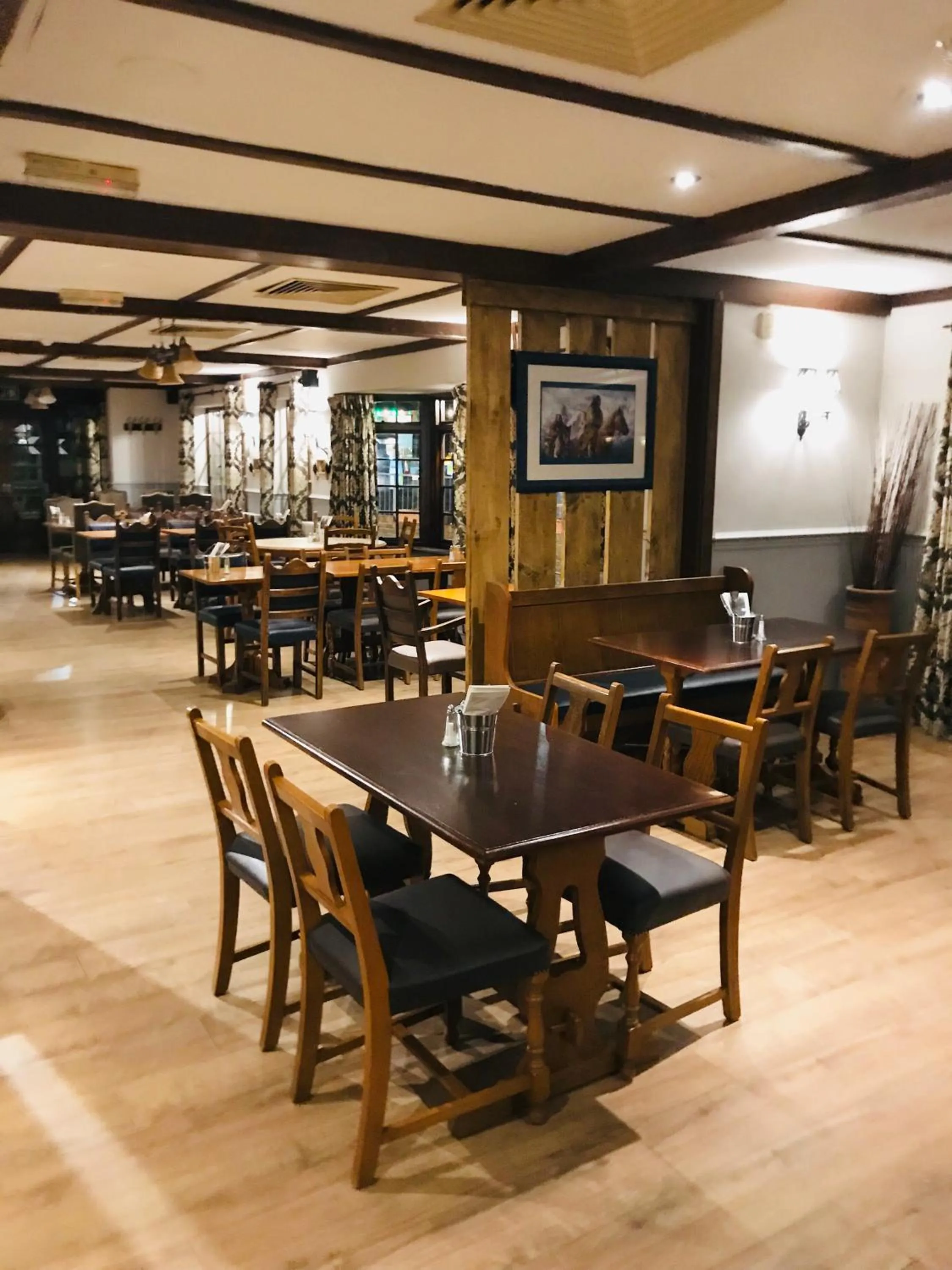 Restaurant/places to eat in Buffalo Bill's