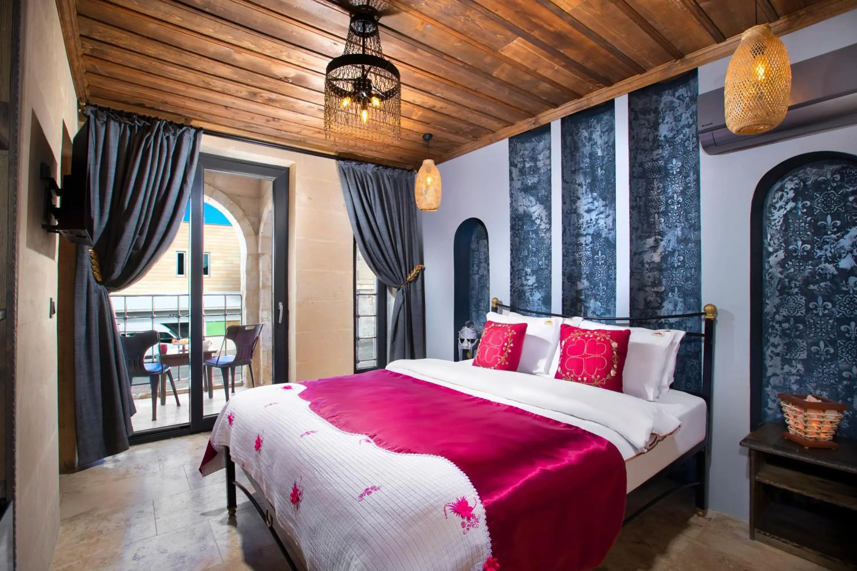 Deluxe Double Room in Alika Castle House Deluxe Double Room in Alika Castle House