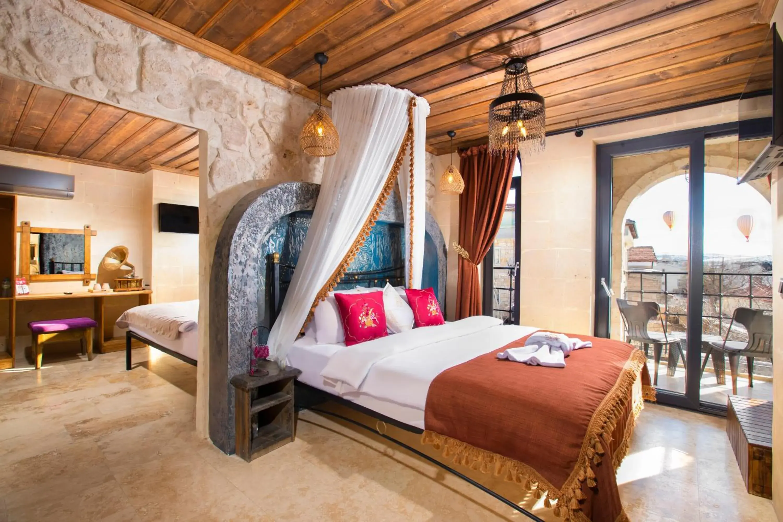 Family Two-Bedroom Suite with Jacuzzi in Alika Castle House Family Two-Bedroom Suite with Jacuzzi in Alika Castle House