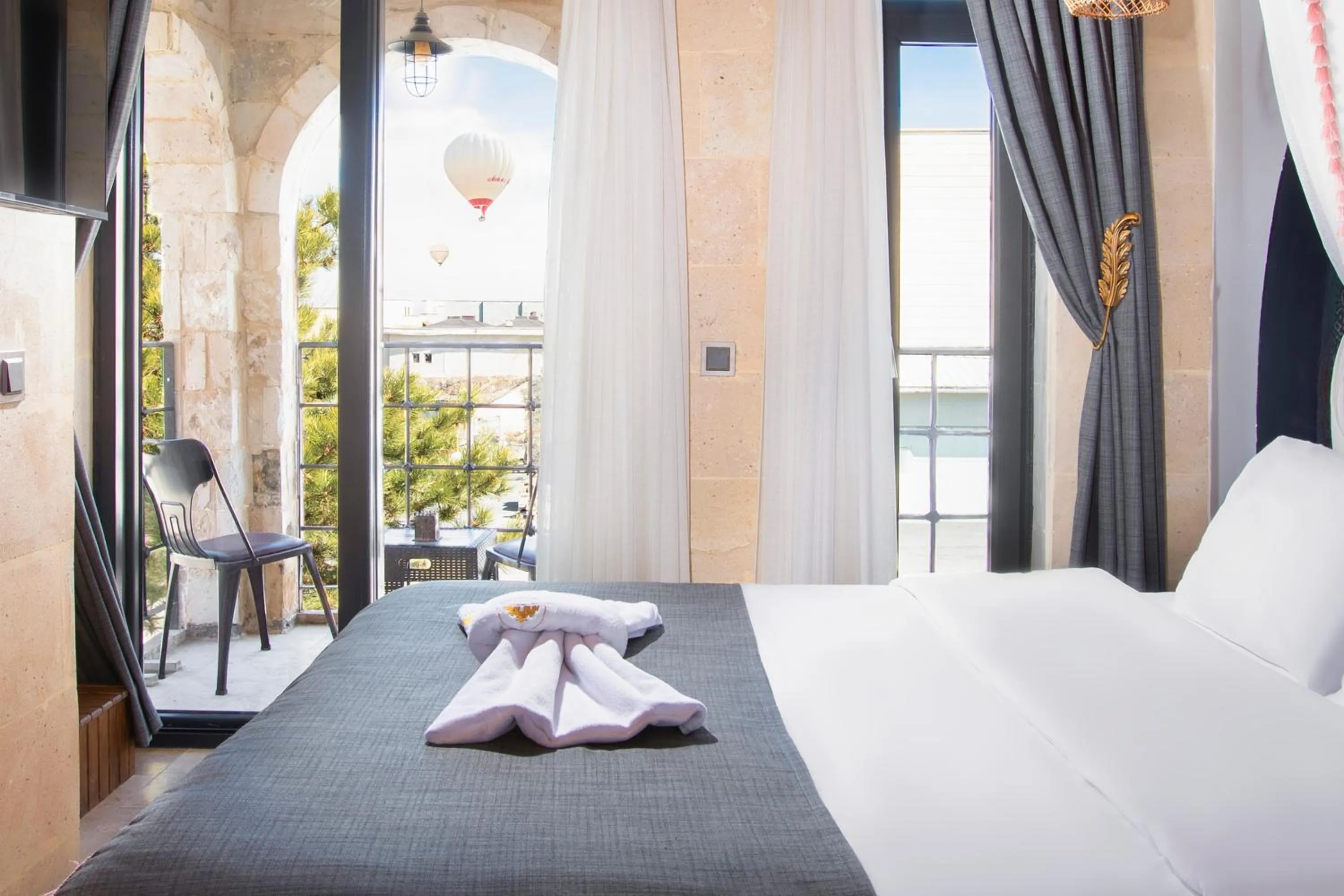 View (from property/room), Bed in Alika Castle House