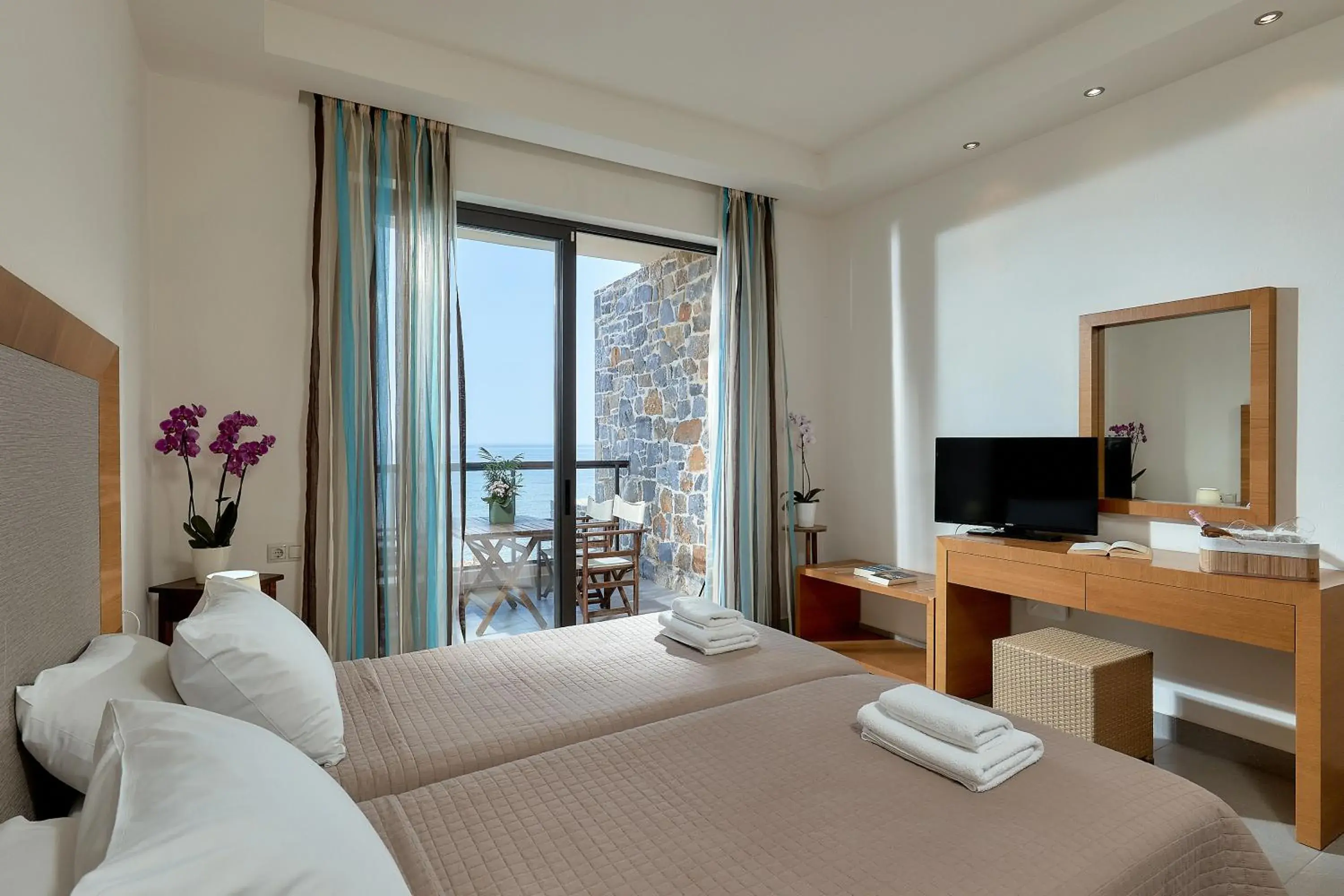 Deluxe Suite with Sea View in Creteco Hotel & Suites Deluxe Suite with Sea View in Creteco Hotel & Suites