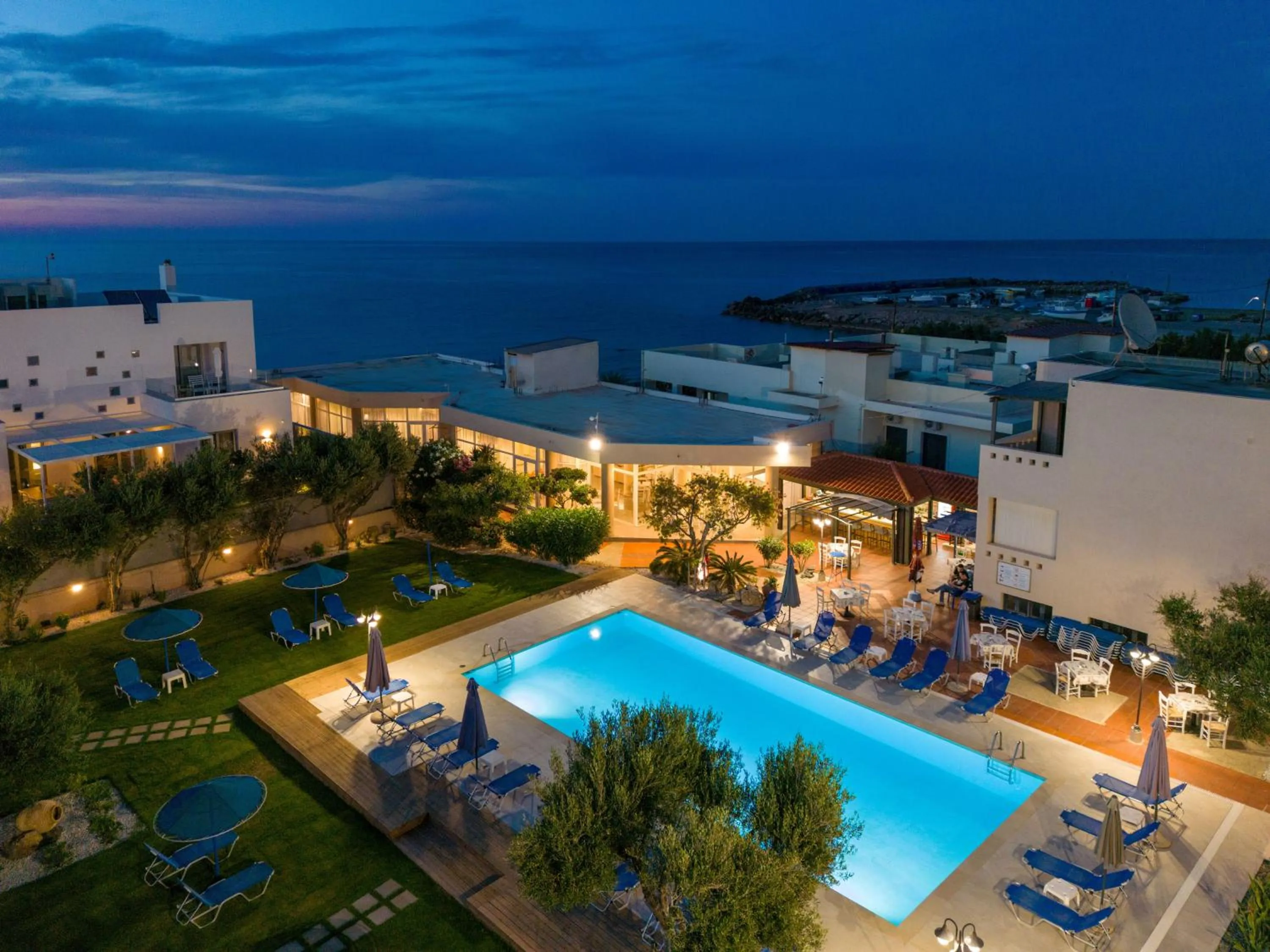 Property building in Creteco Hotel & Suites