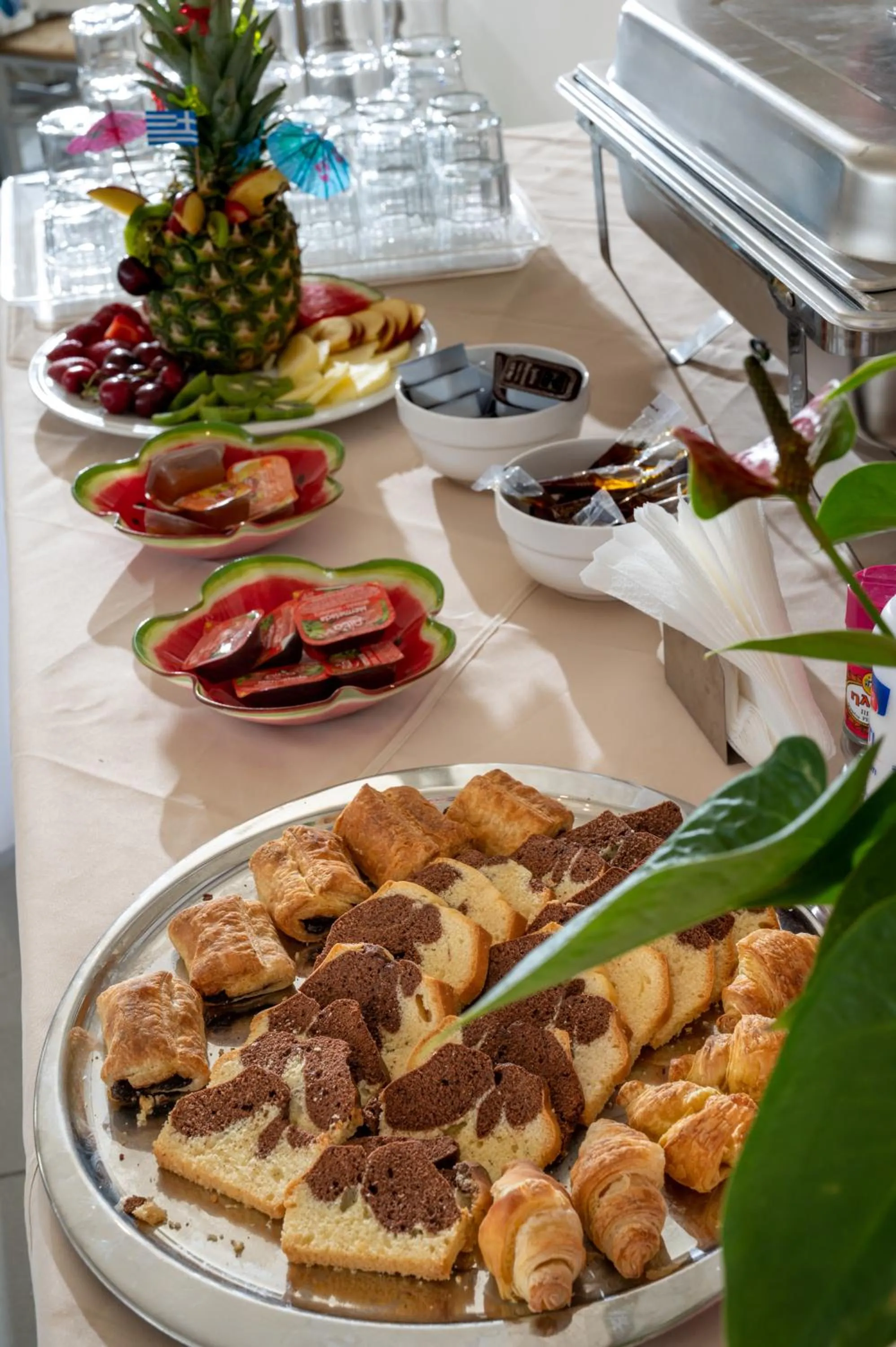 Breakfast in Creteco Hotel & Suites