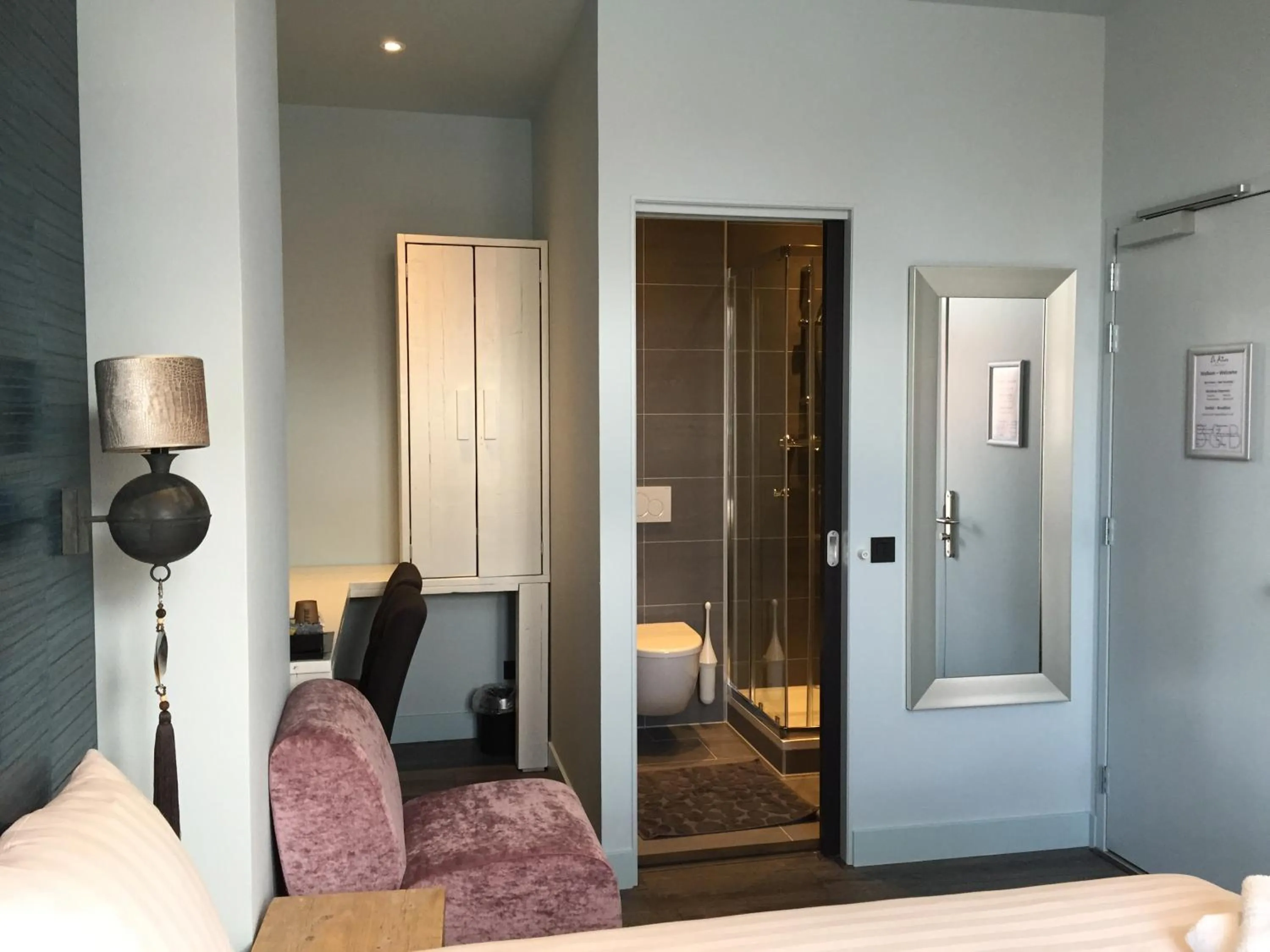 Photo of the whole room in Hotel de Prince