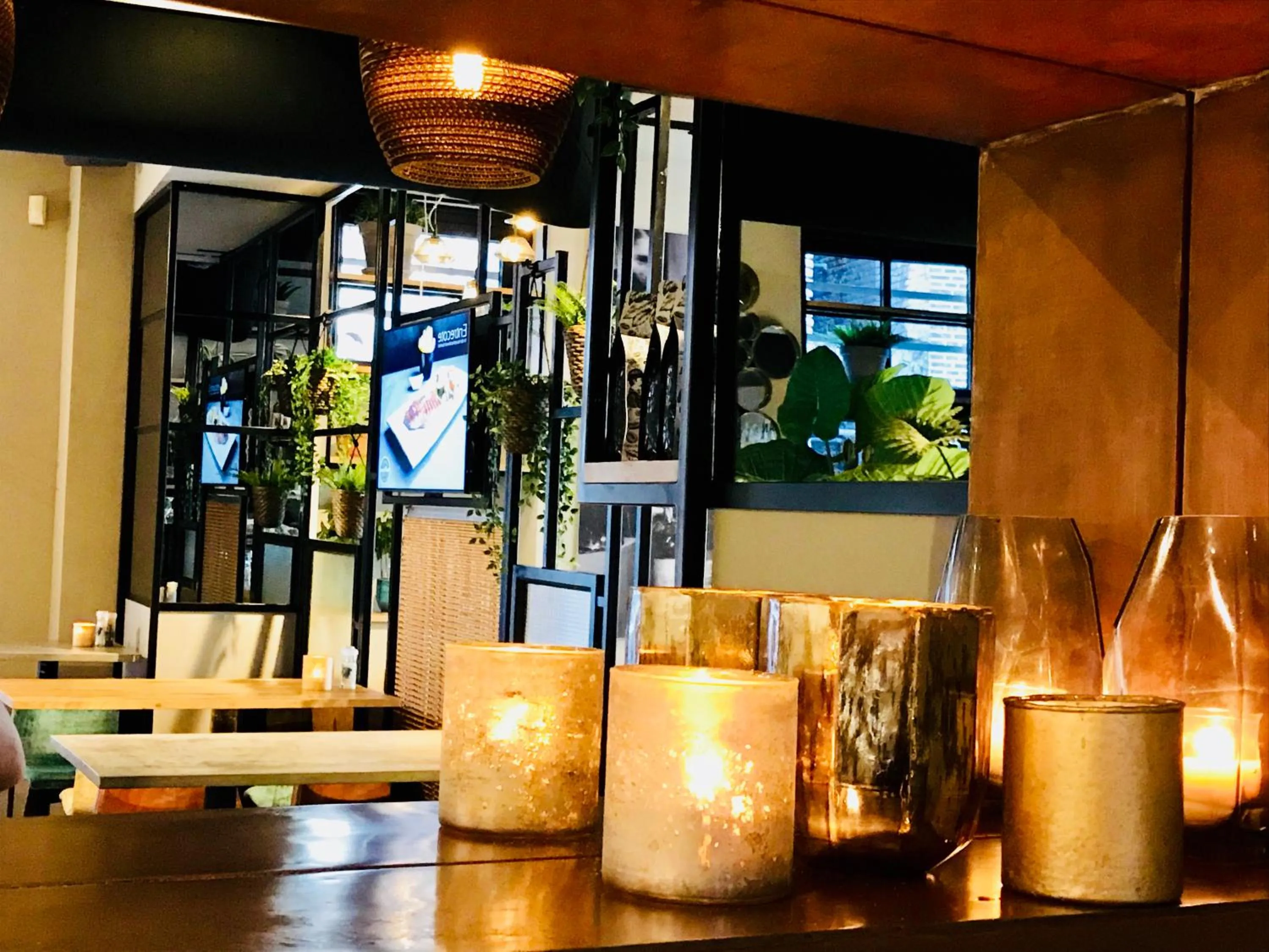 Restaurant/places to eat in Hotel de Prince