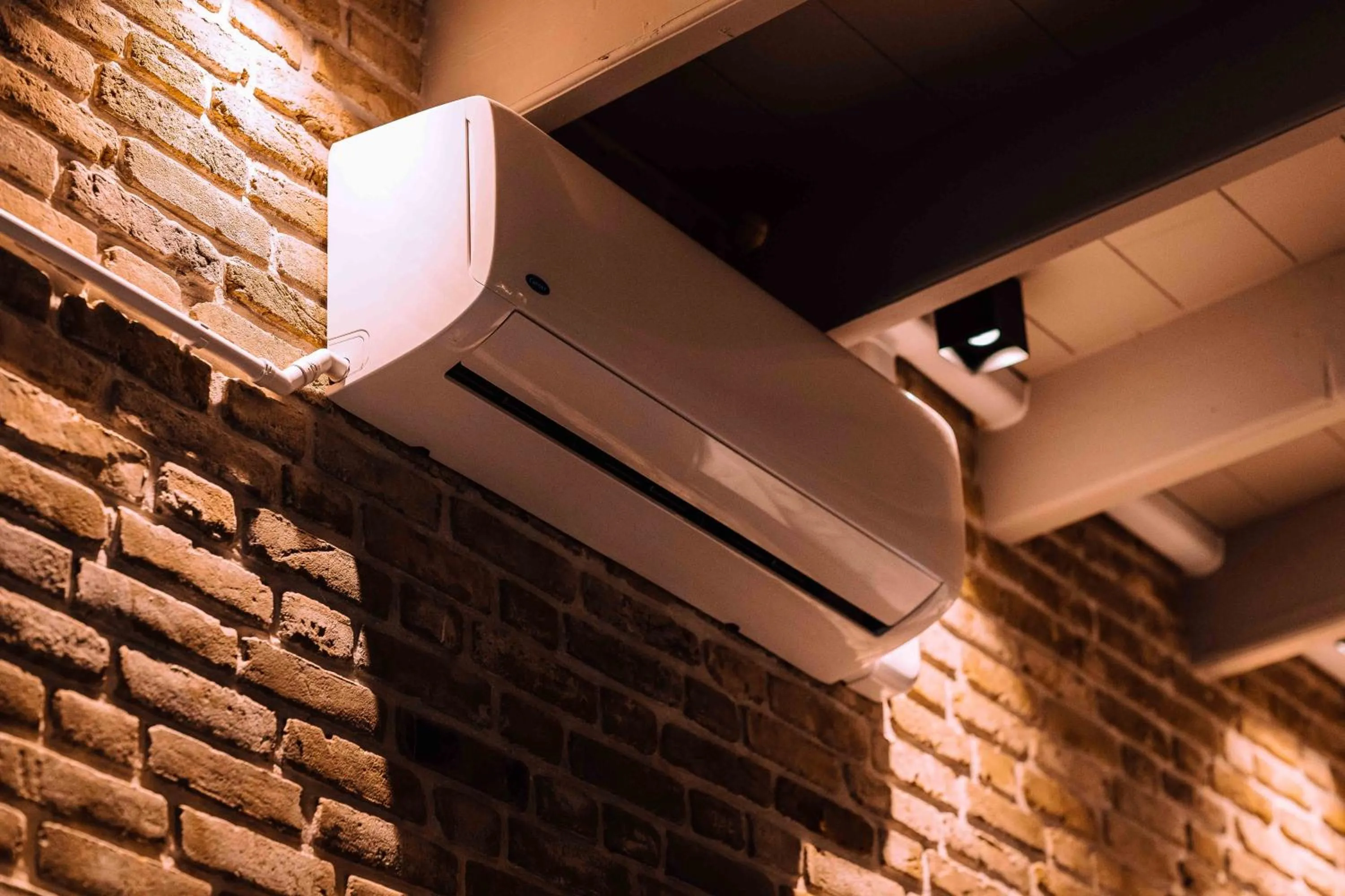 air conditioner in Hotel de Prince