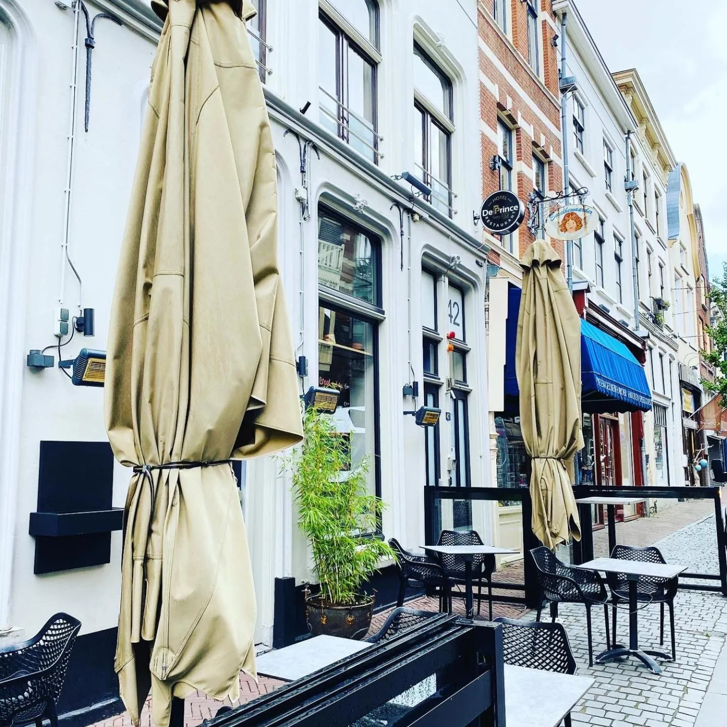 Property building in Hotel de Prince