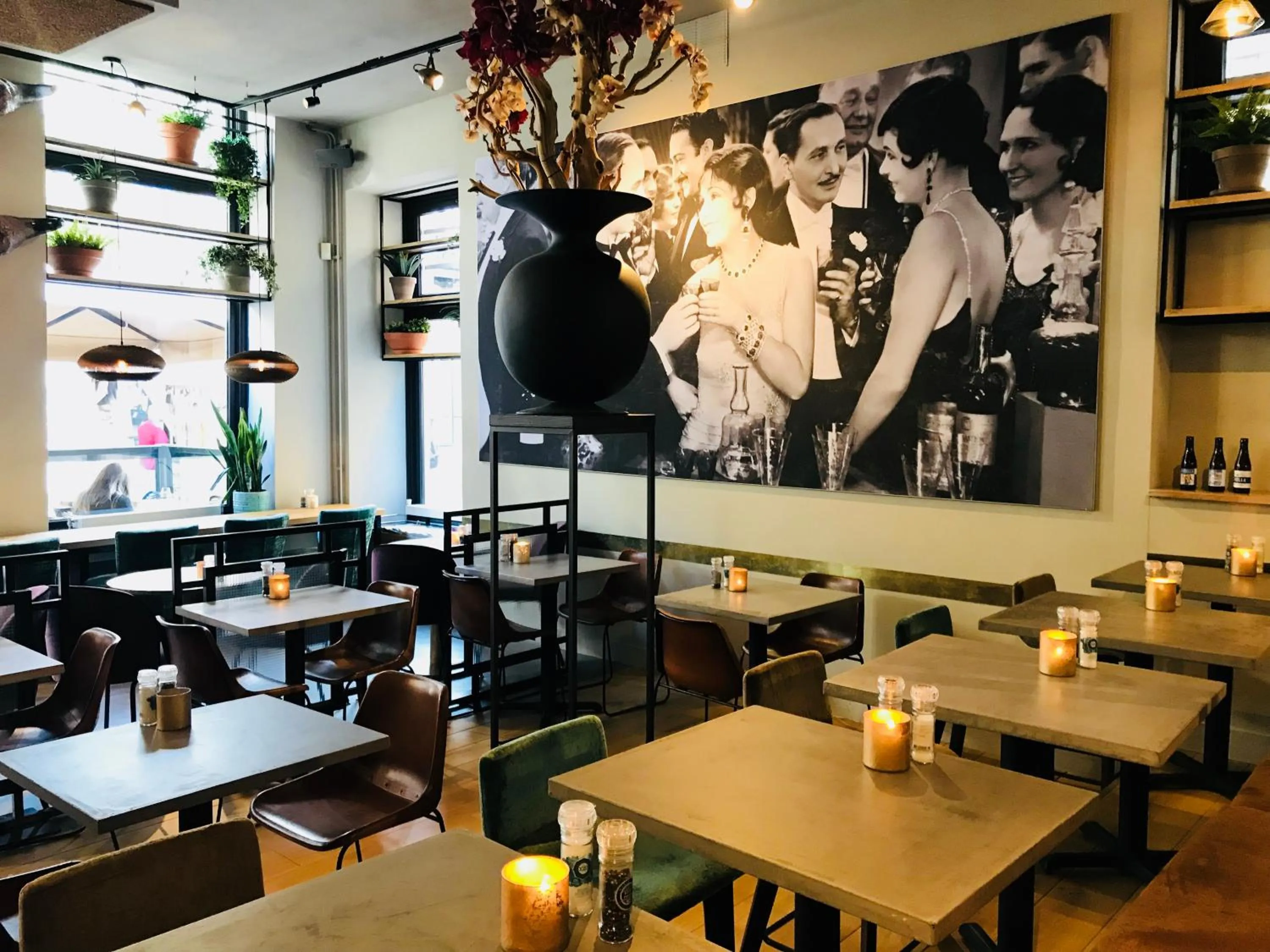 Restaurant/places to eat in Hotel de Prince