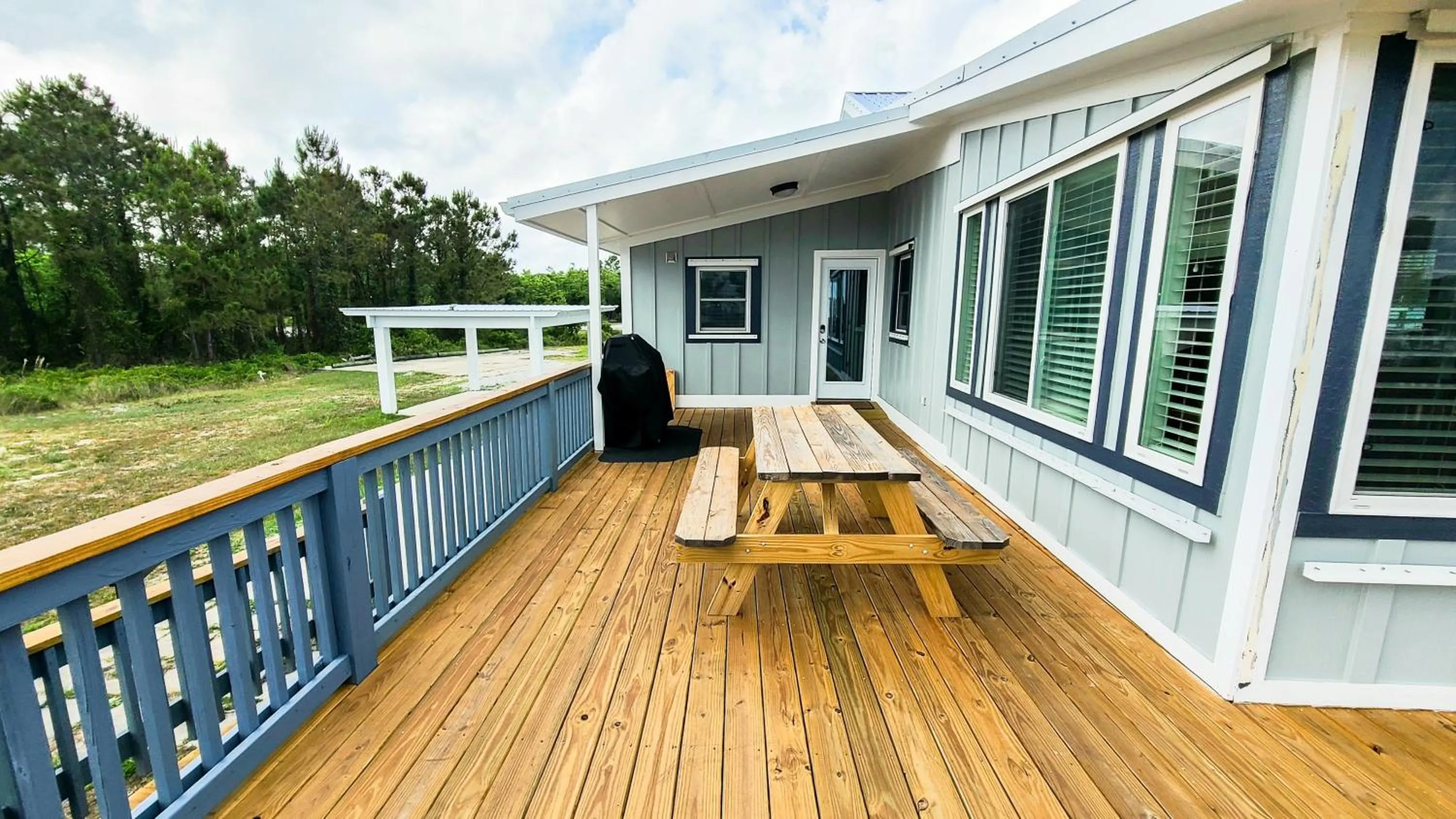 Property building in Recently Updated Home w/ Private Pier/Boat Slip