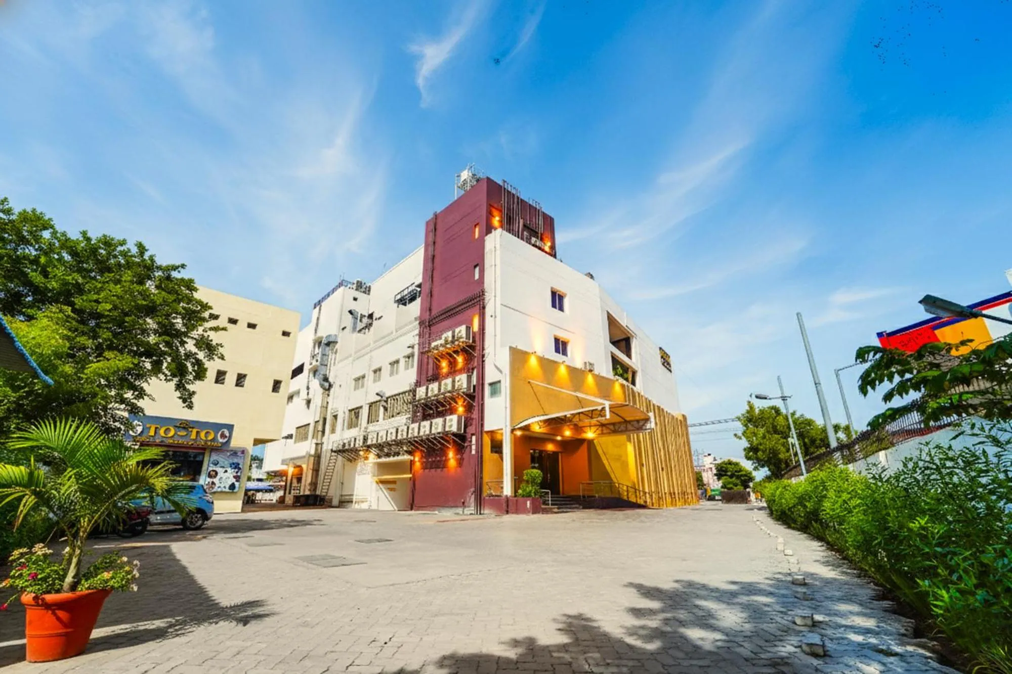 Property building in Oriva Nestlay Rooms Ramnad