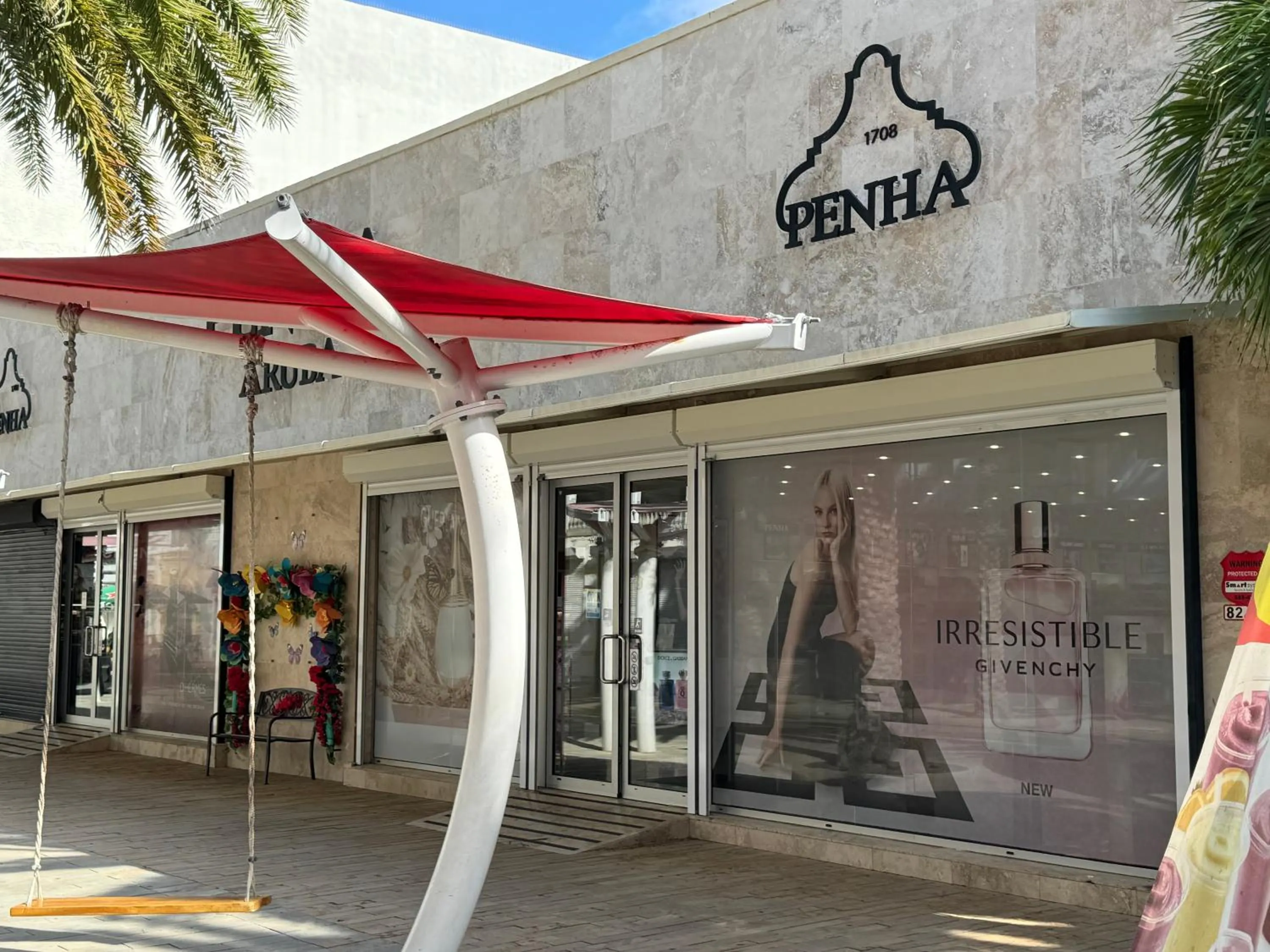 Shopping Area in Central Boutique Hotel