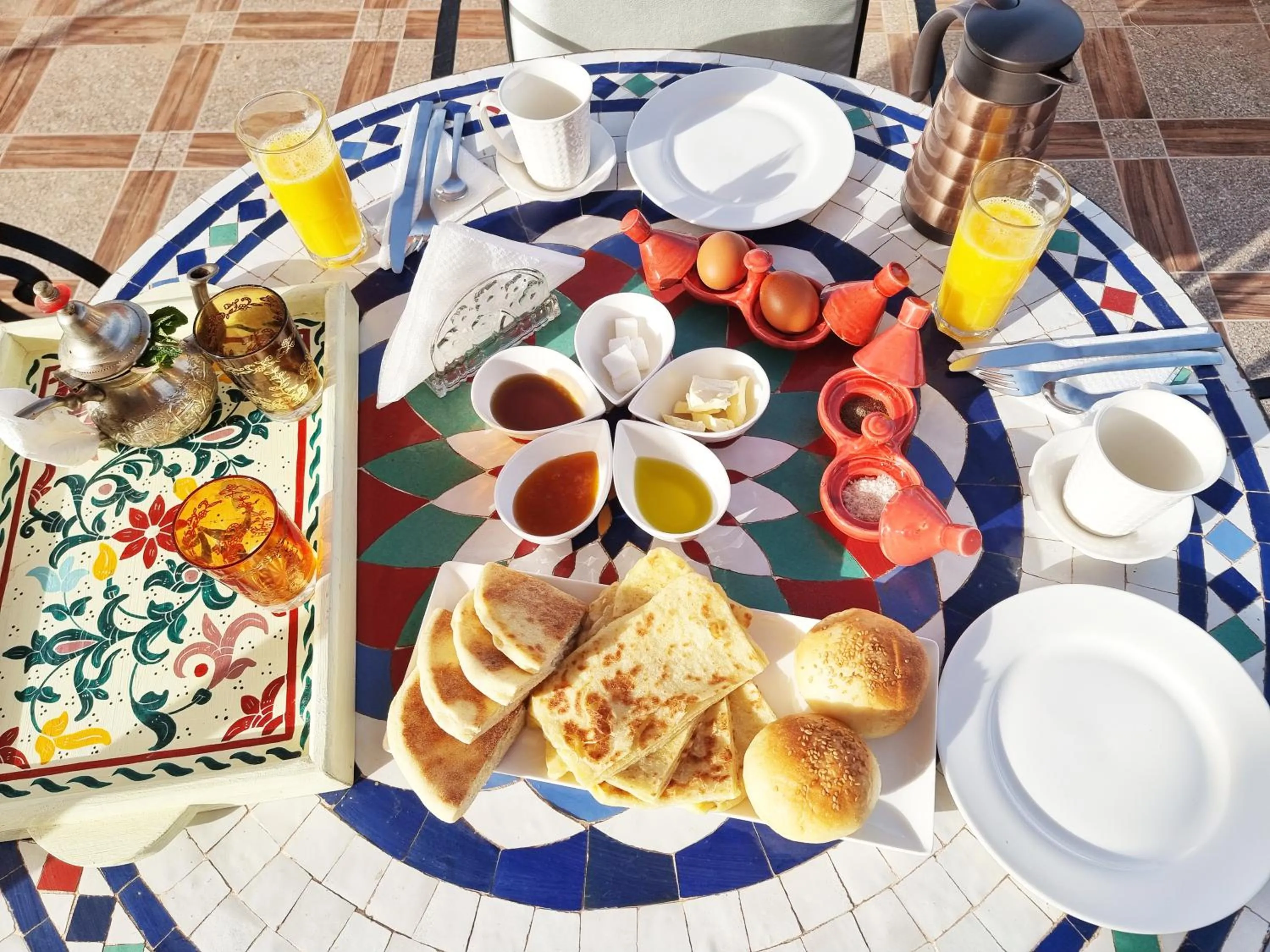 Food and drinks in Hôtel Villa des étoiles