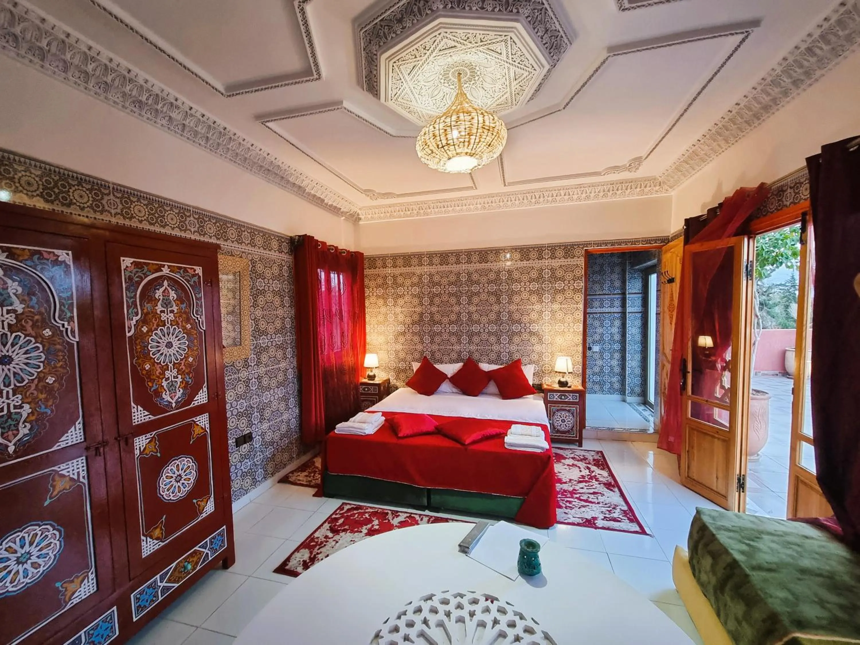 Bed in Hôtel Villa des étoiles