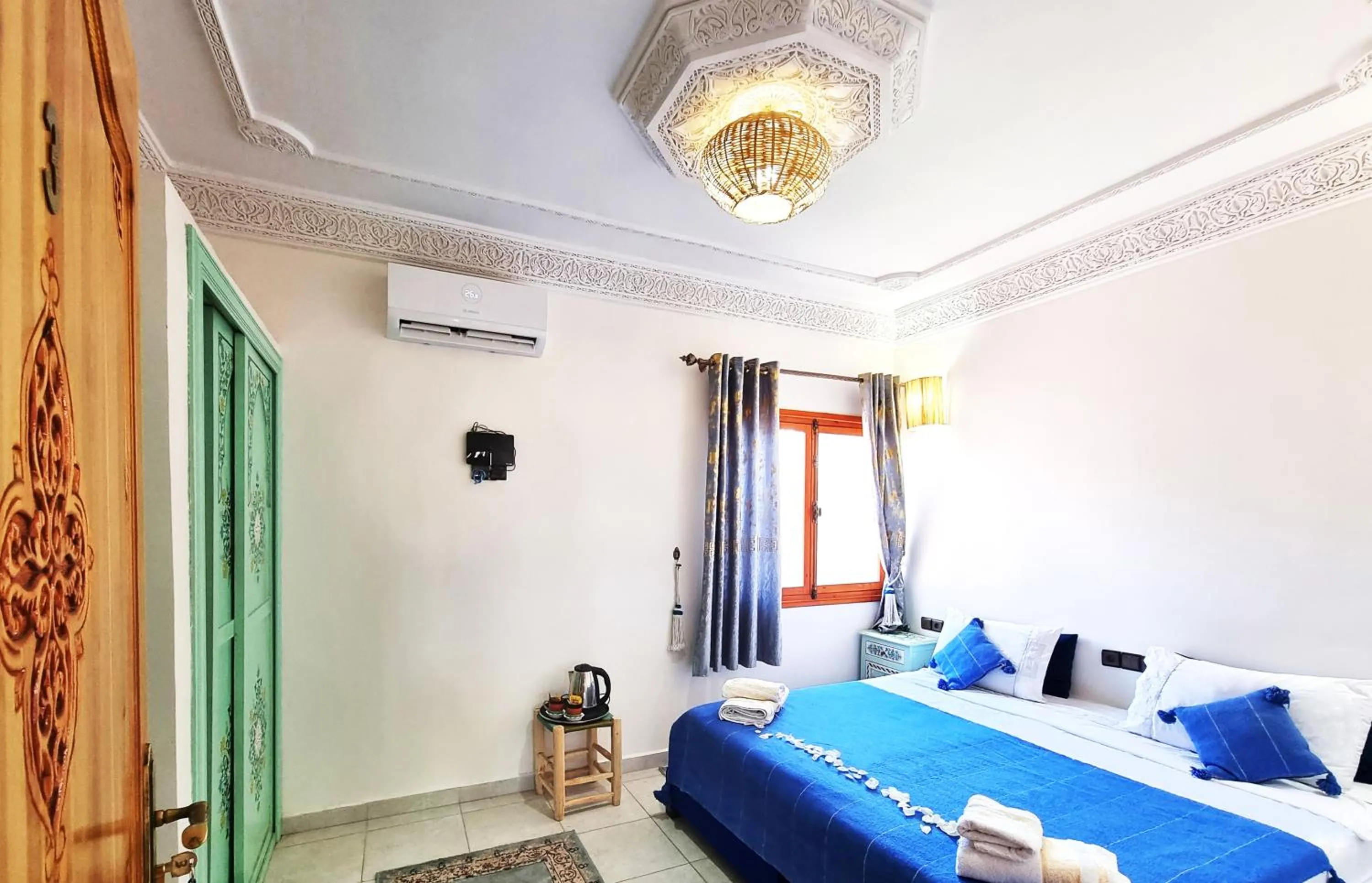 Bed in Hôtel Villa des étoiles