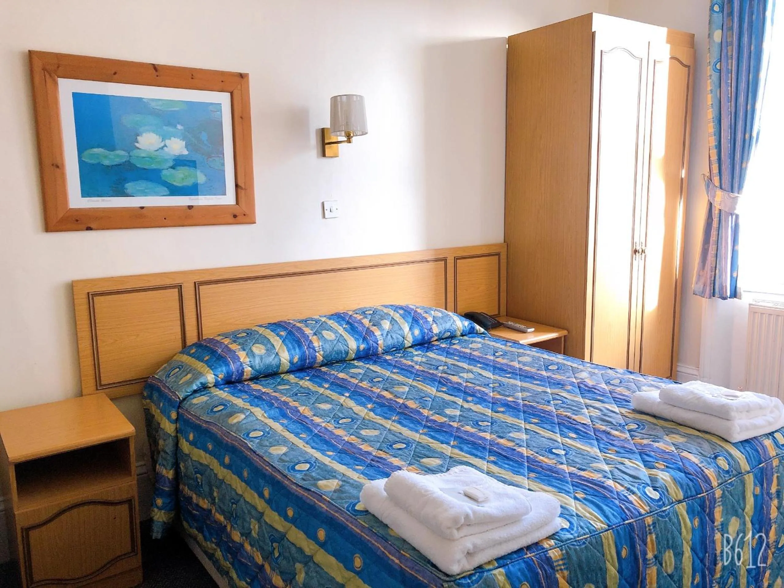 Bed in The Brompton Hotel