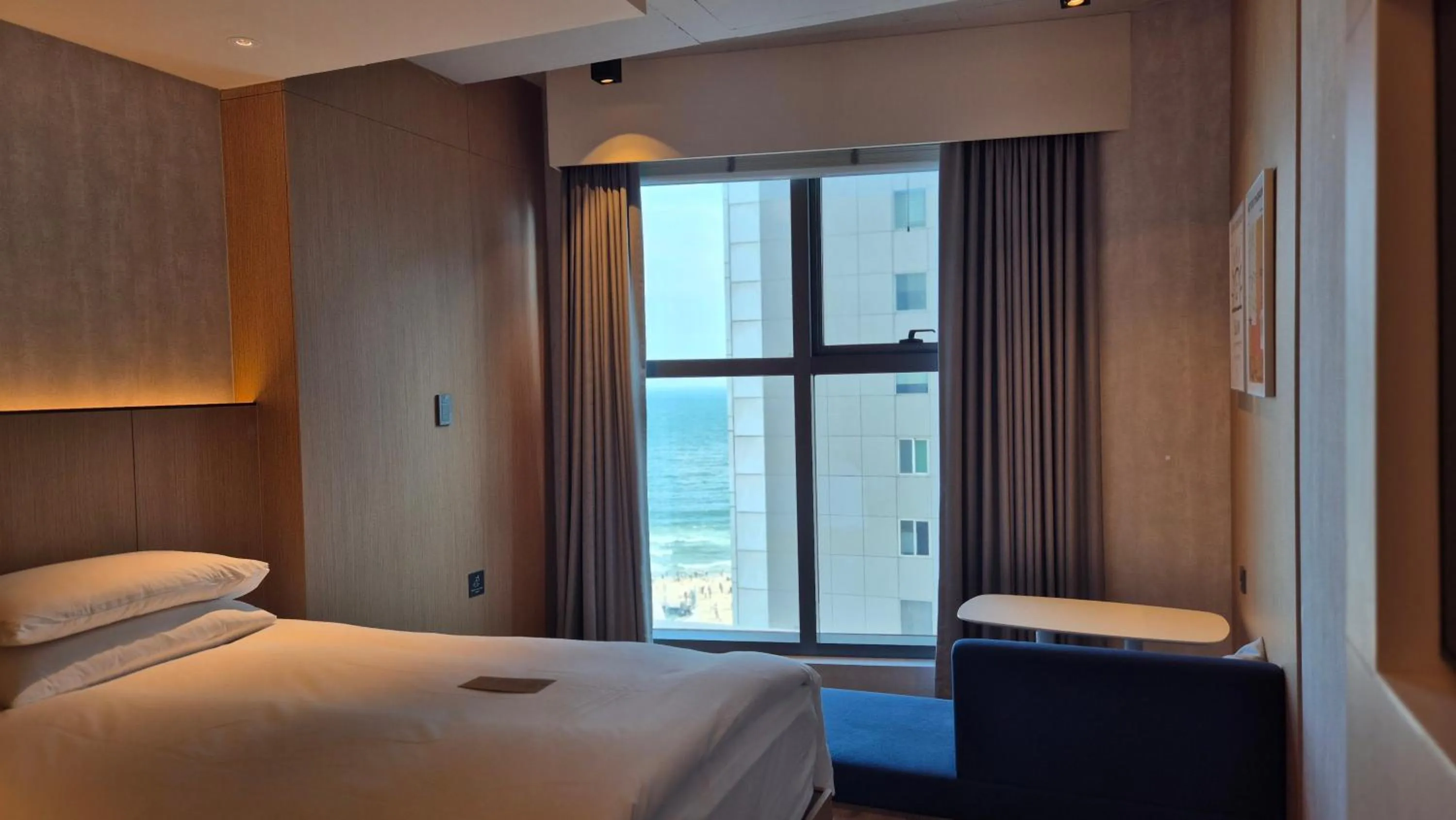 Bed in L7 HAEUNDAE by LOTTE HOTELS