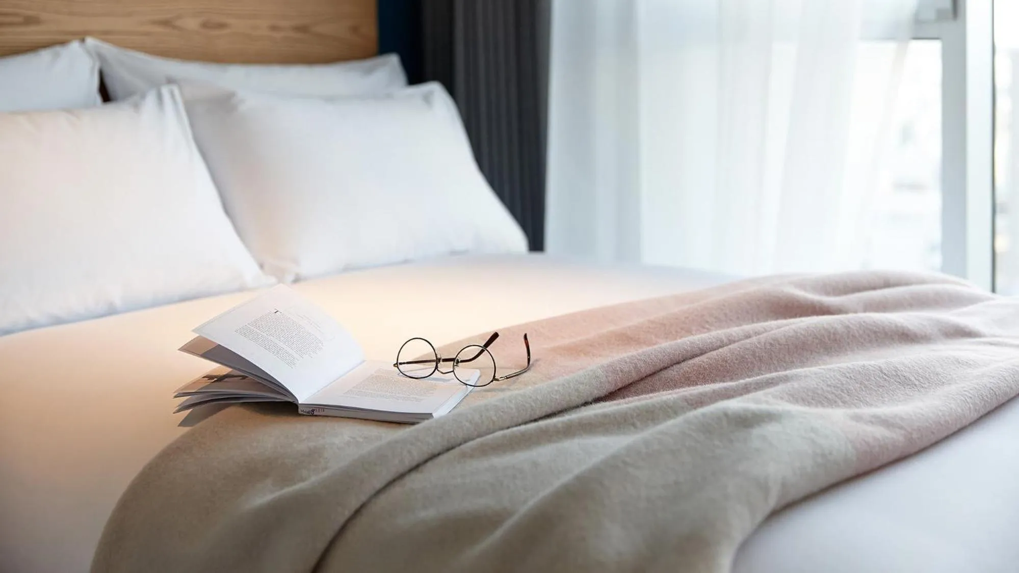 Bedroom, Bed in L7 HAEUNDAE by LOTTE HOTELS